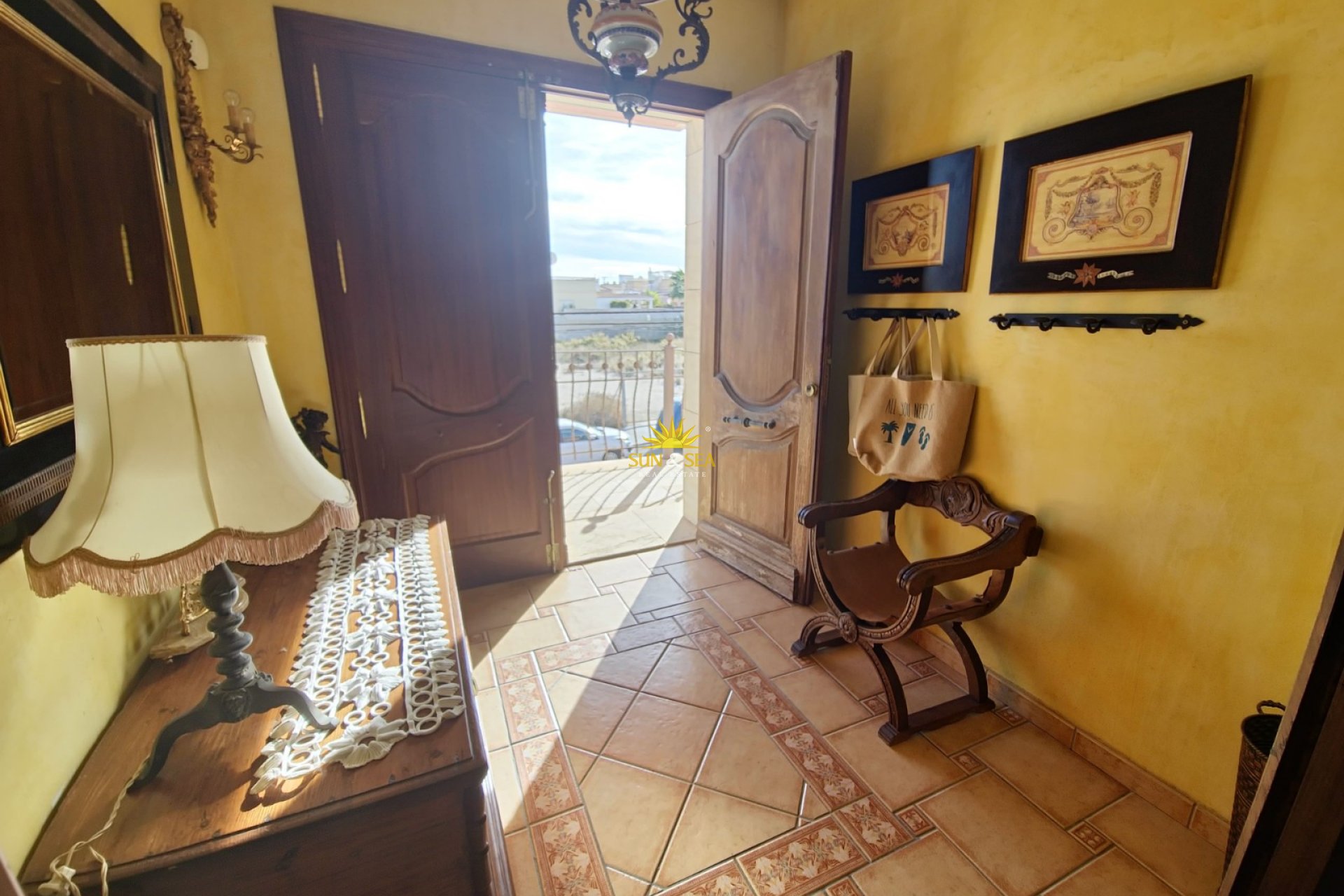 Resale - Villa - San Miguel de Salinas