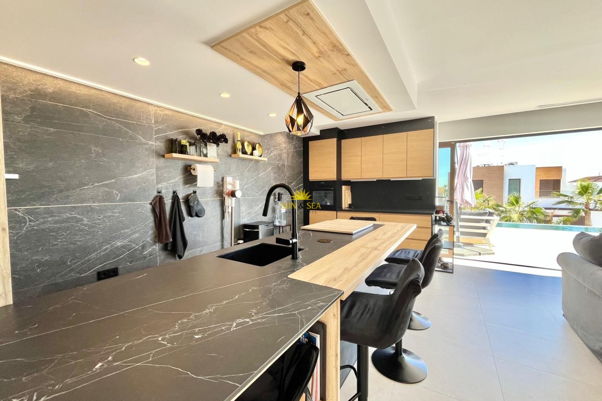 Resale - Villa / Semi detached - Algorfa
