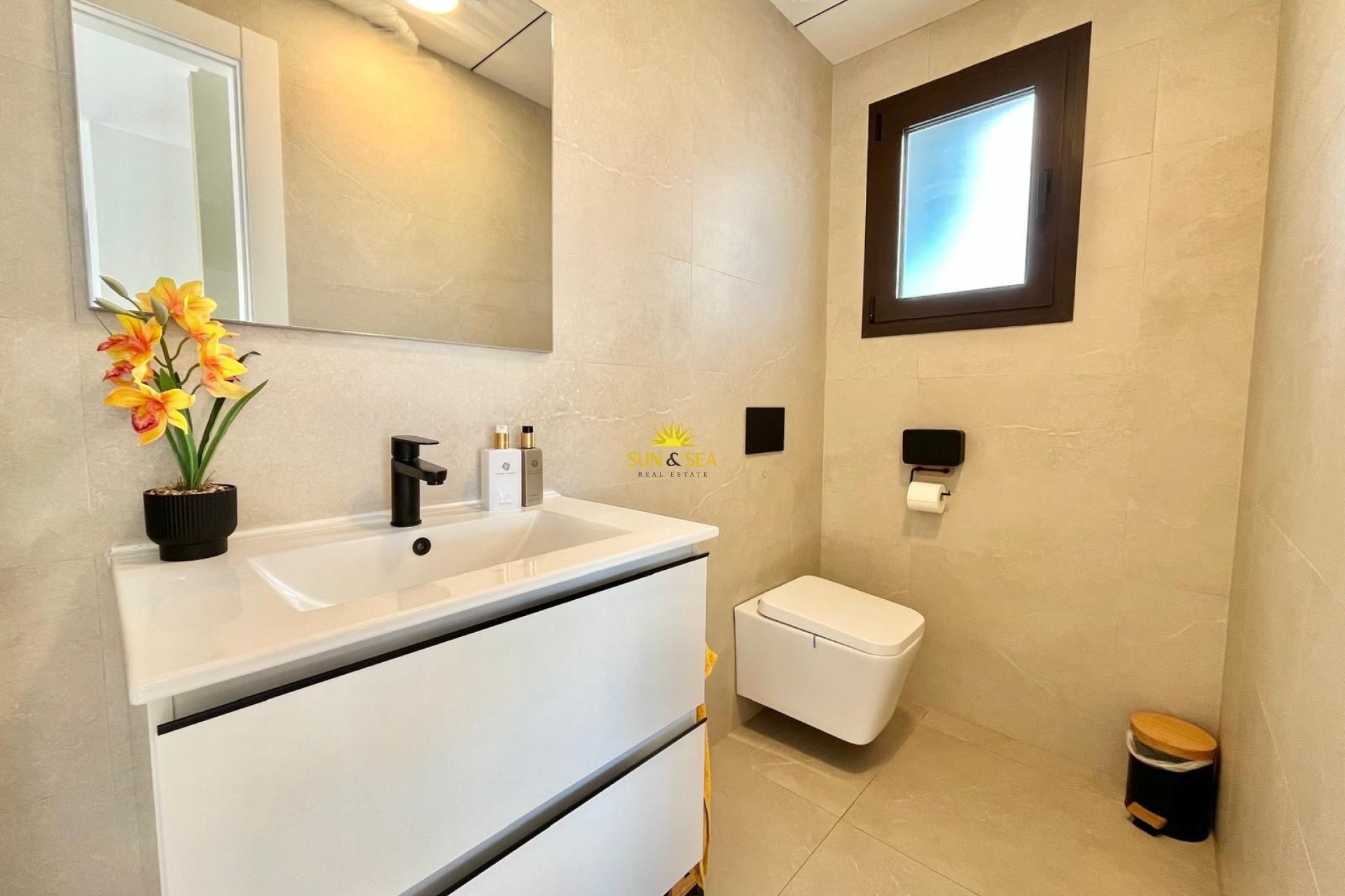 Resale - Villa / Semi detached - Algorfa