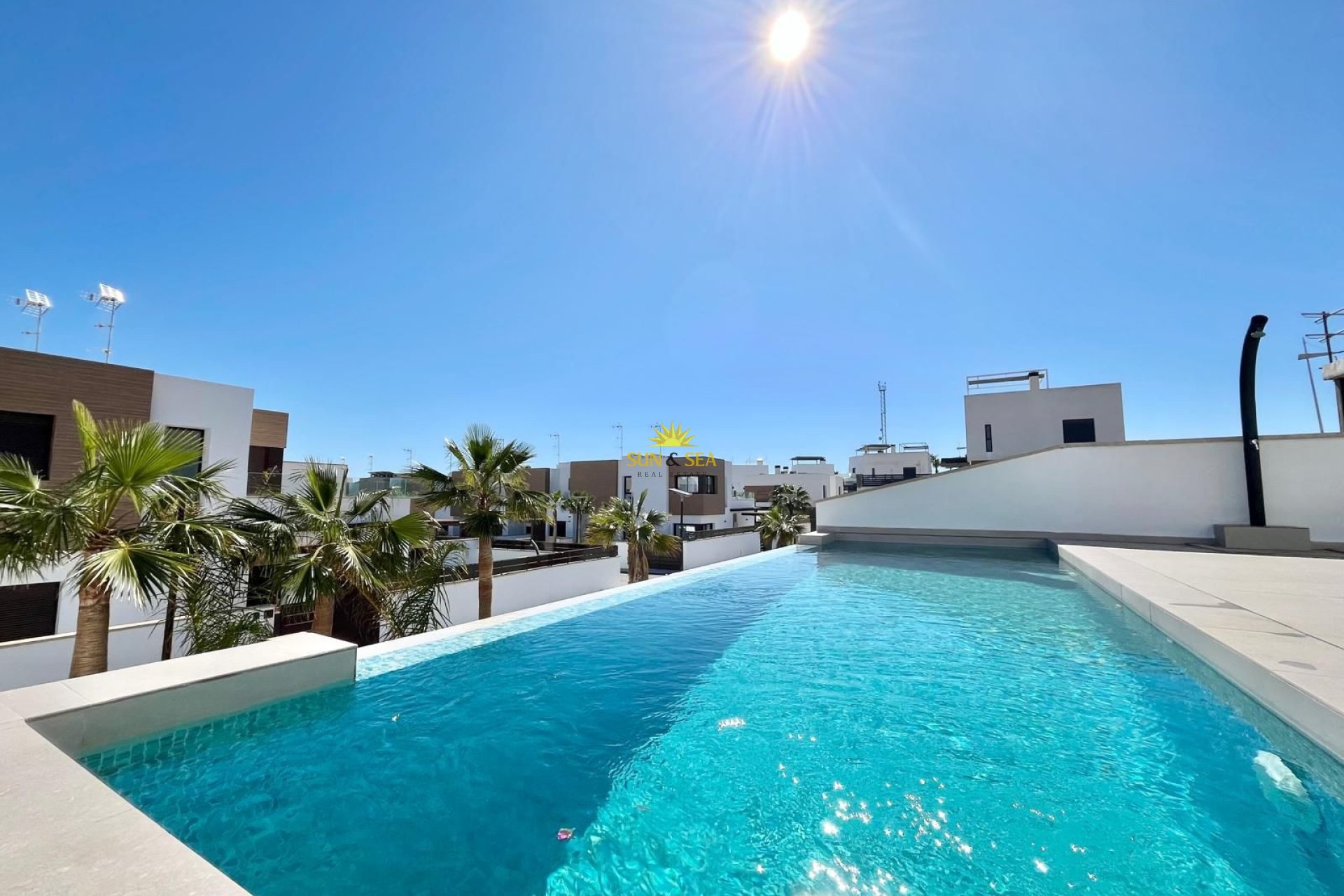 Resale - Villa / Semi detached - Algorfa