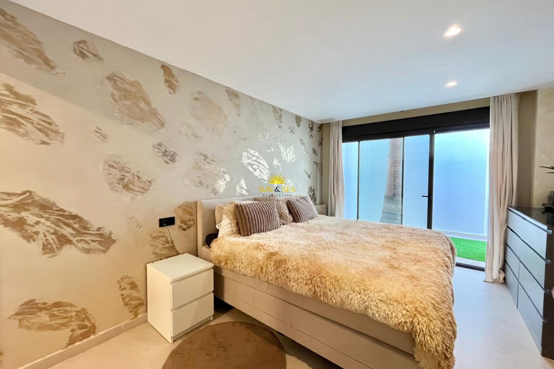 Resale - Villa / Semi detached - Algorfa