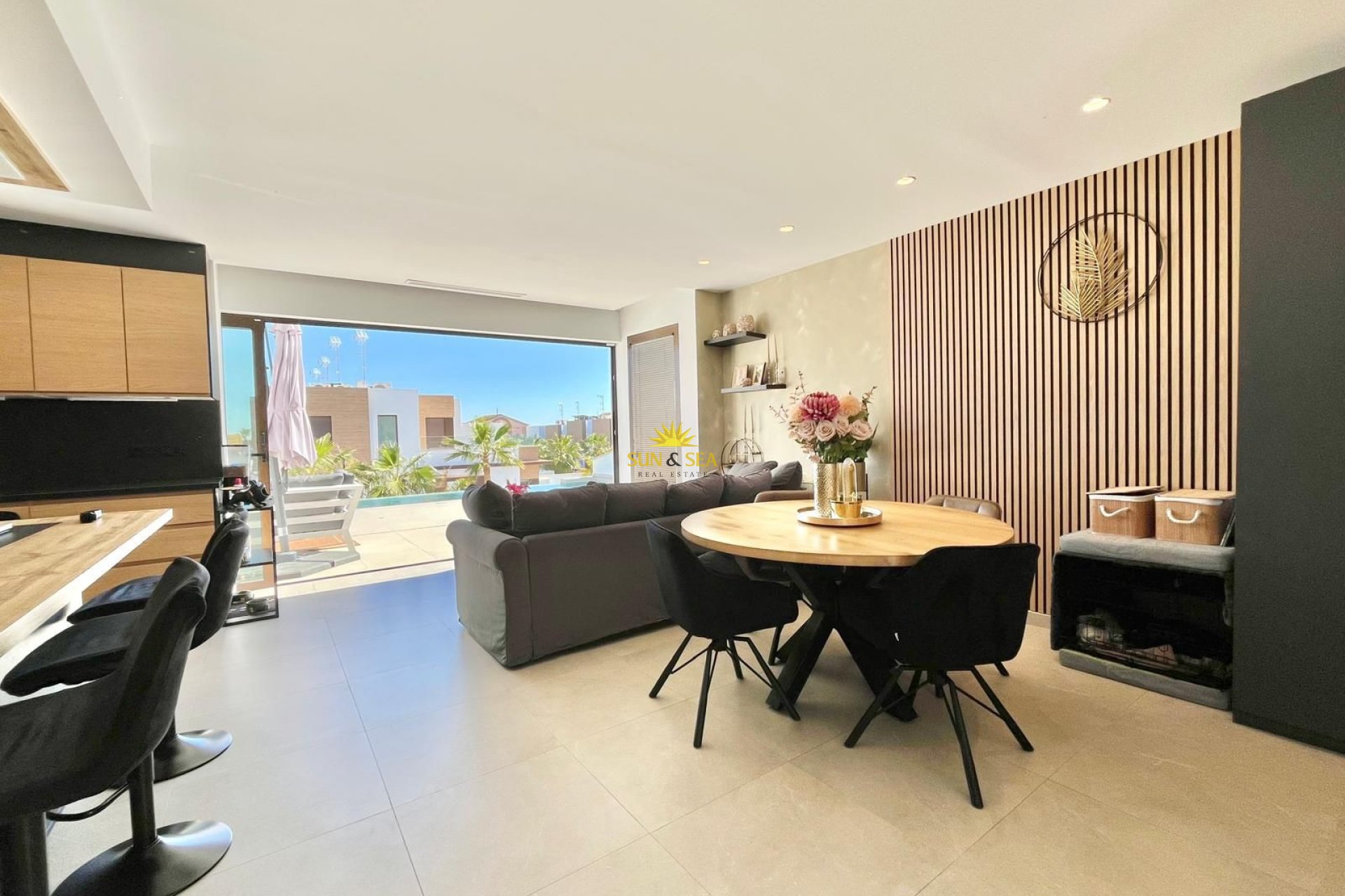 Resale - Villa / Semi detached - Algorfa