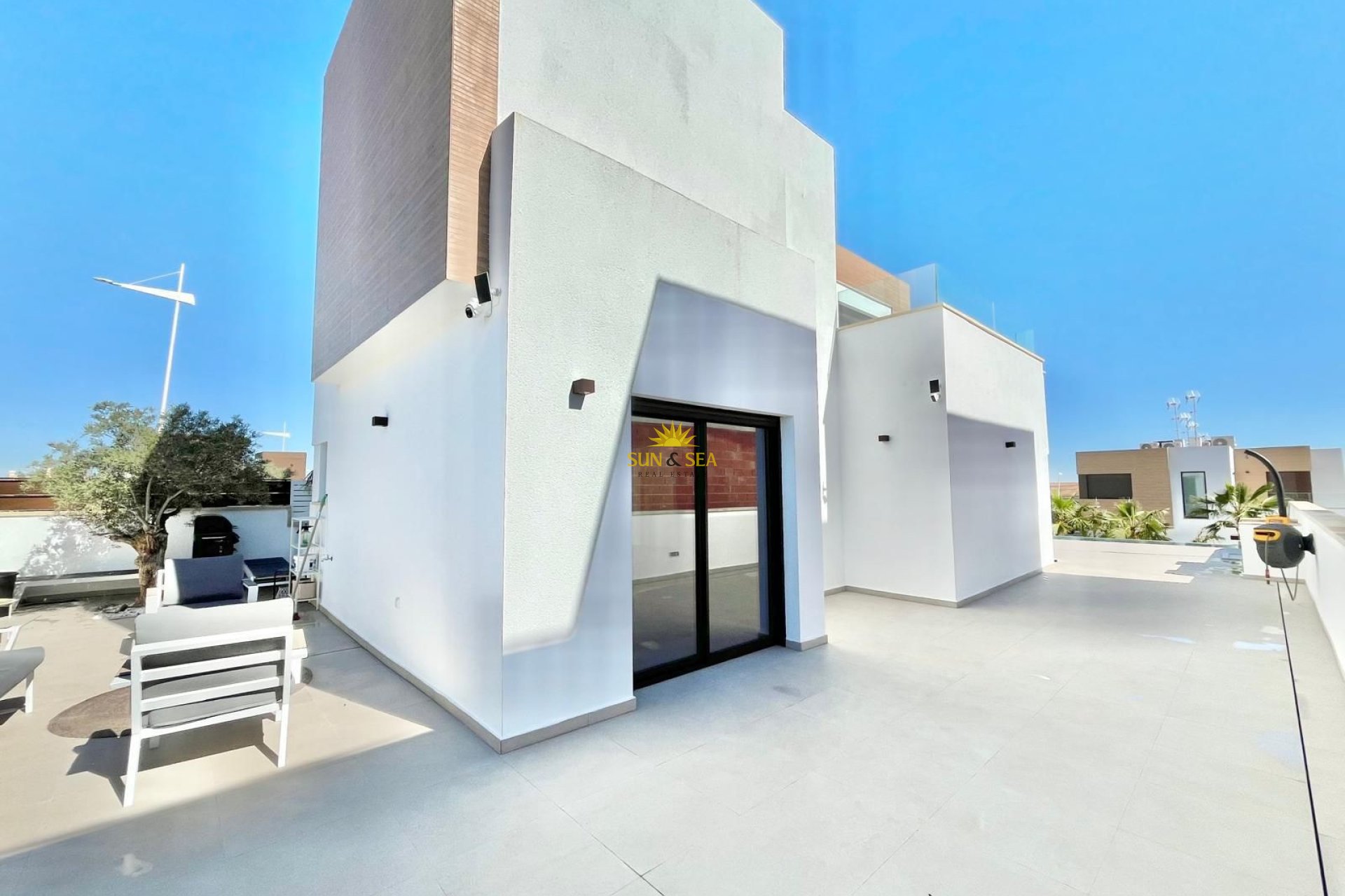 Resale - Villa / Semi detached - Algorfa