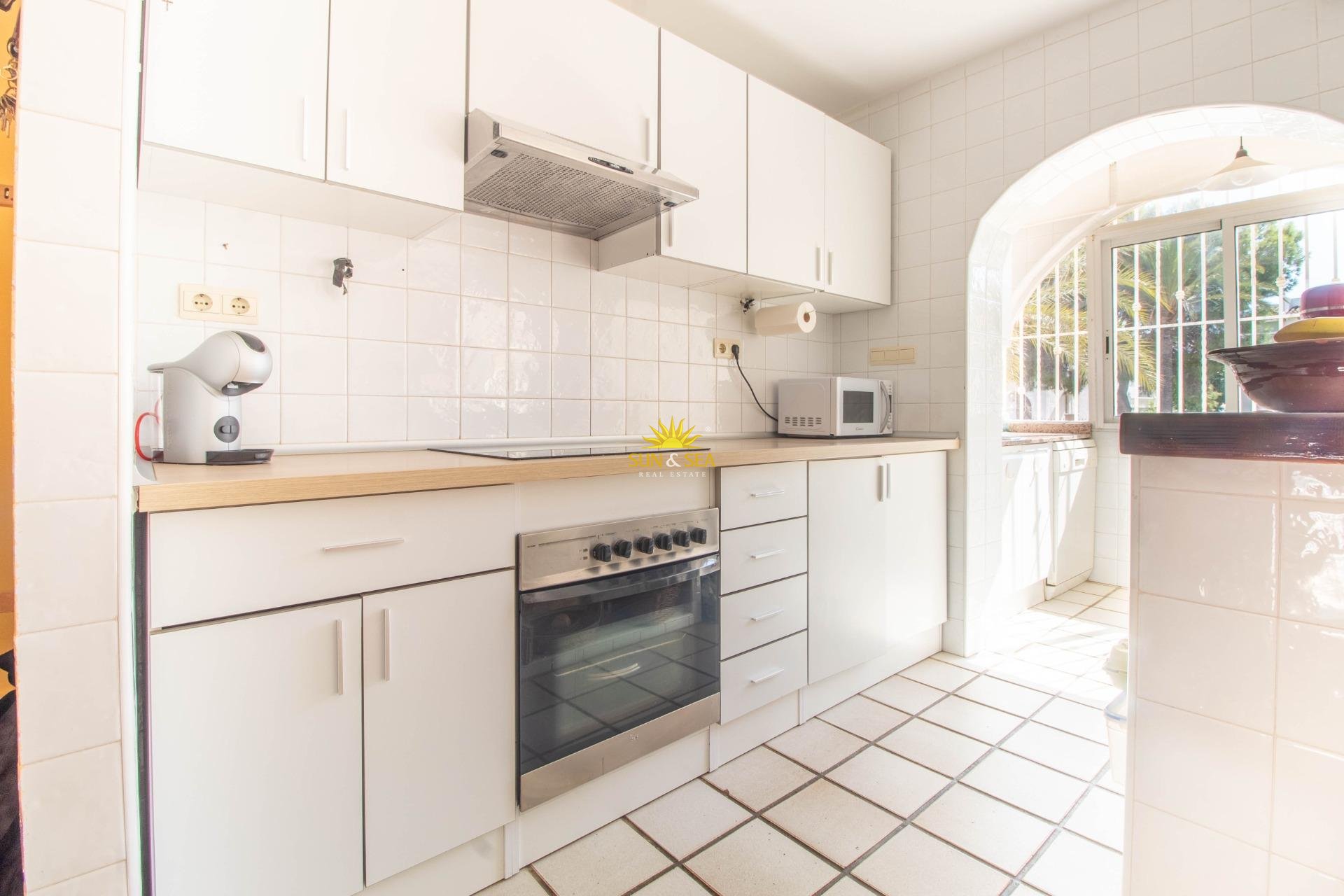 Resale - Villa / Semi detached - Cabo Roig