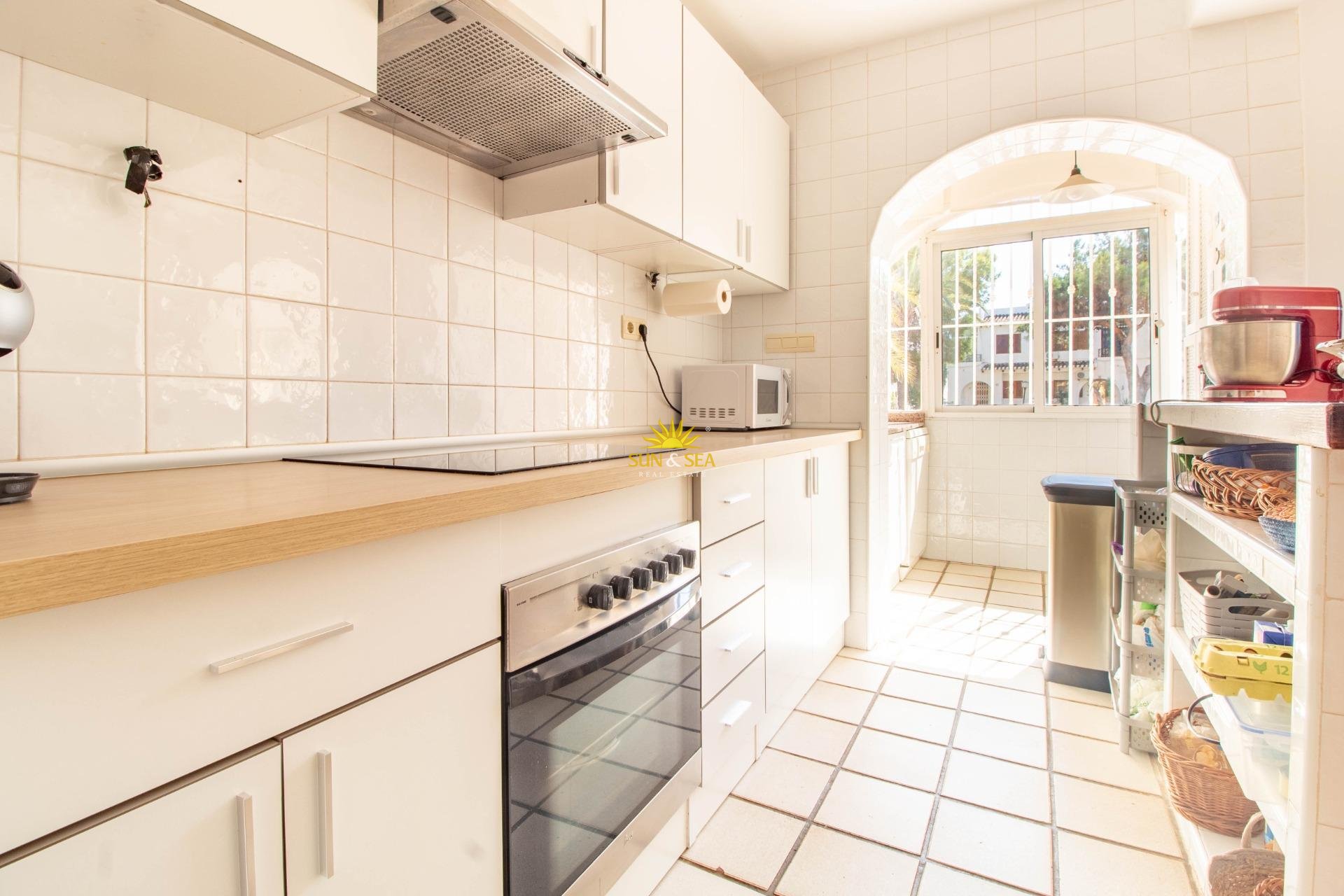Resale - Villa / Semi detached - Cabo Roig