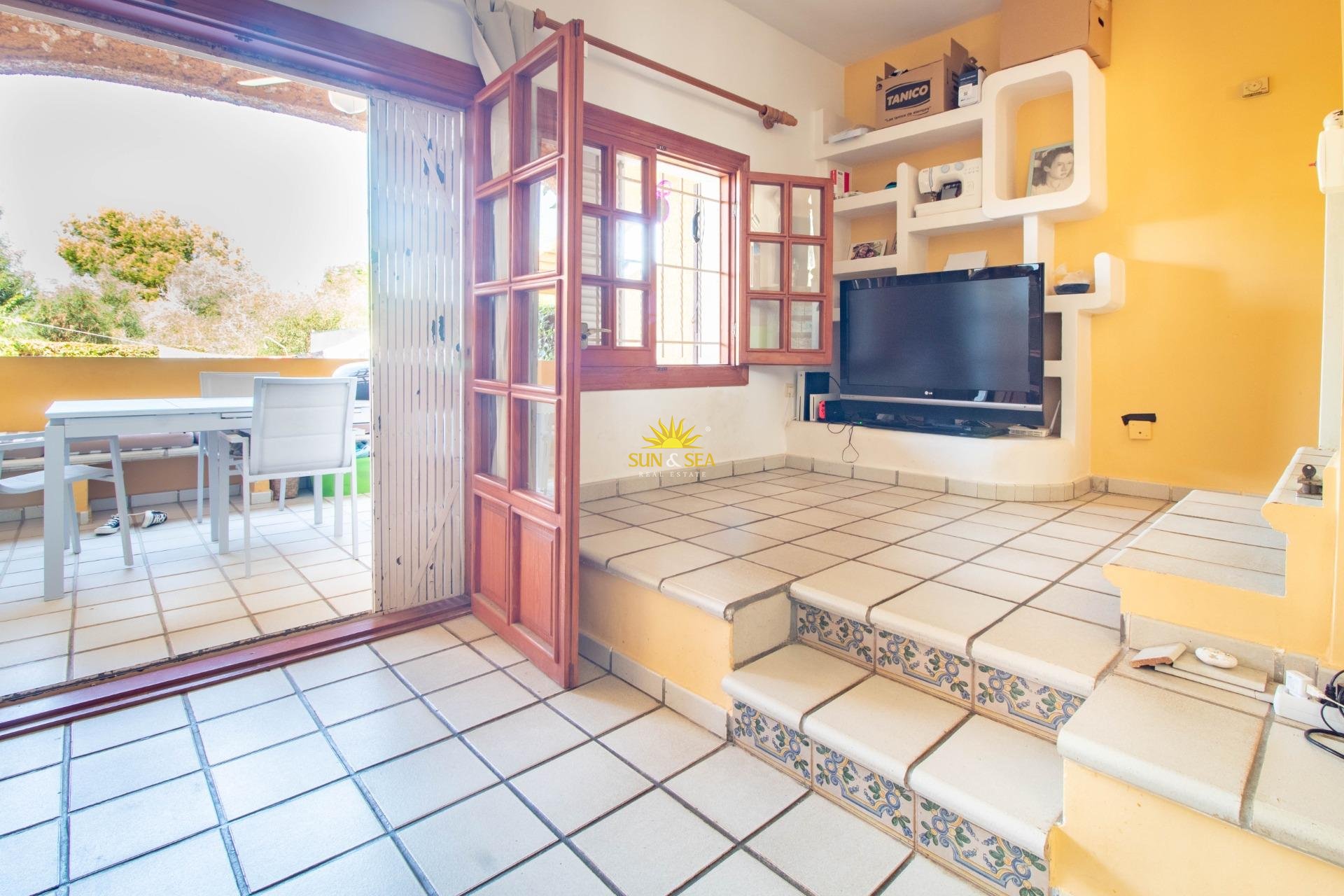 Resale - Villa / Semi detached - Cabo Roig