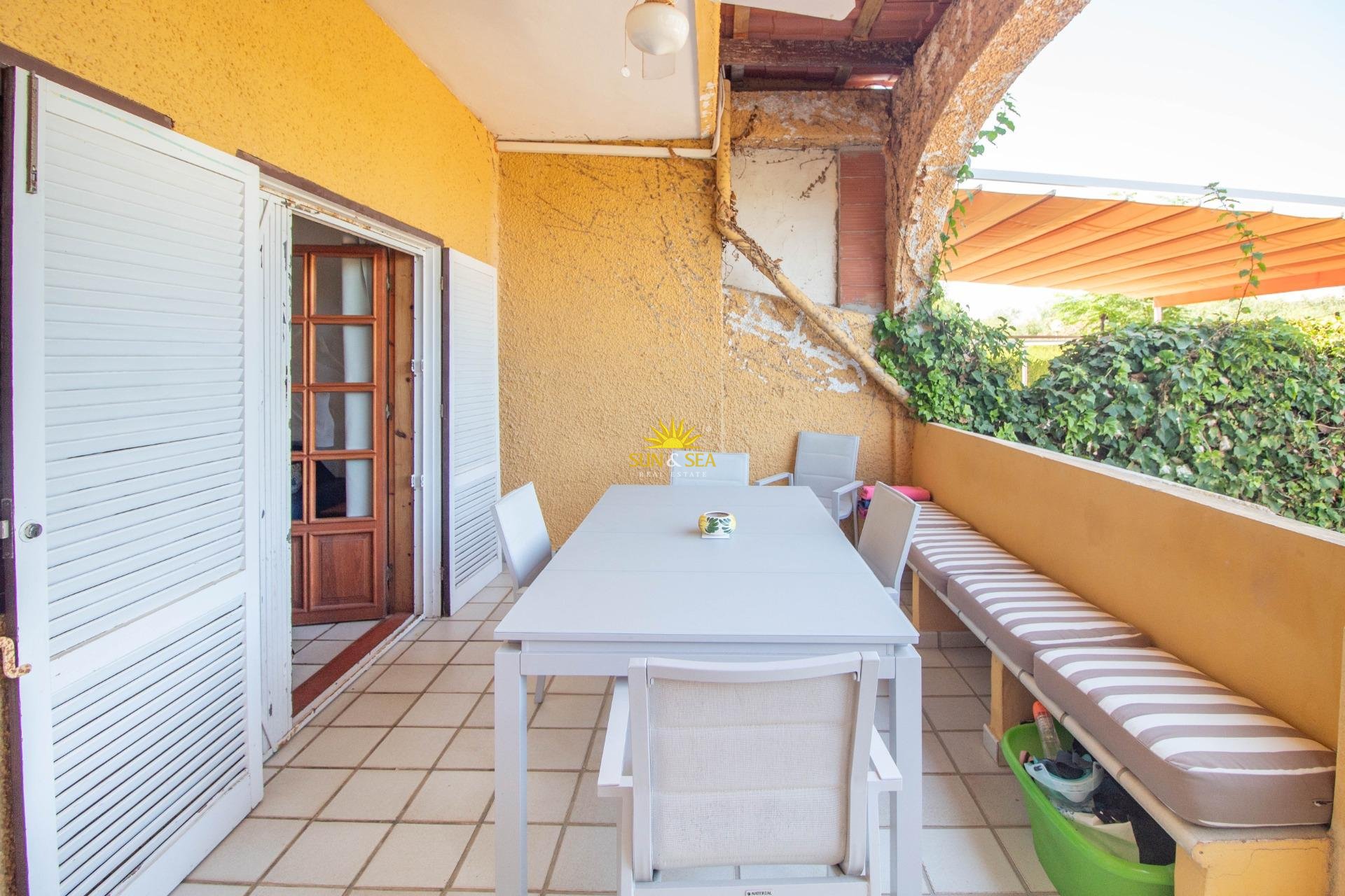 Resale - Villa / Semi detached - Cabo Roig