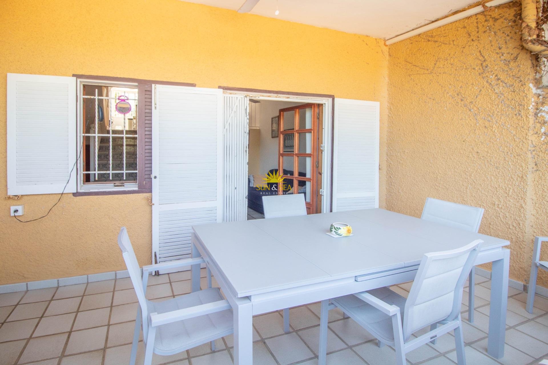 Resale - Villa / Semi detached - Cabo Roig