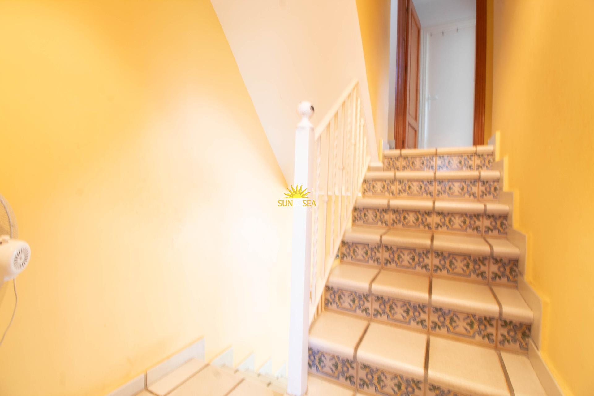 Resale - Villa / Semi detached - Cabo Roig