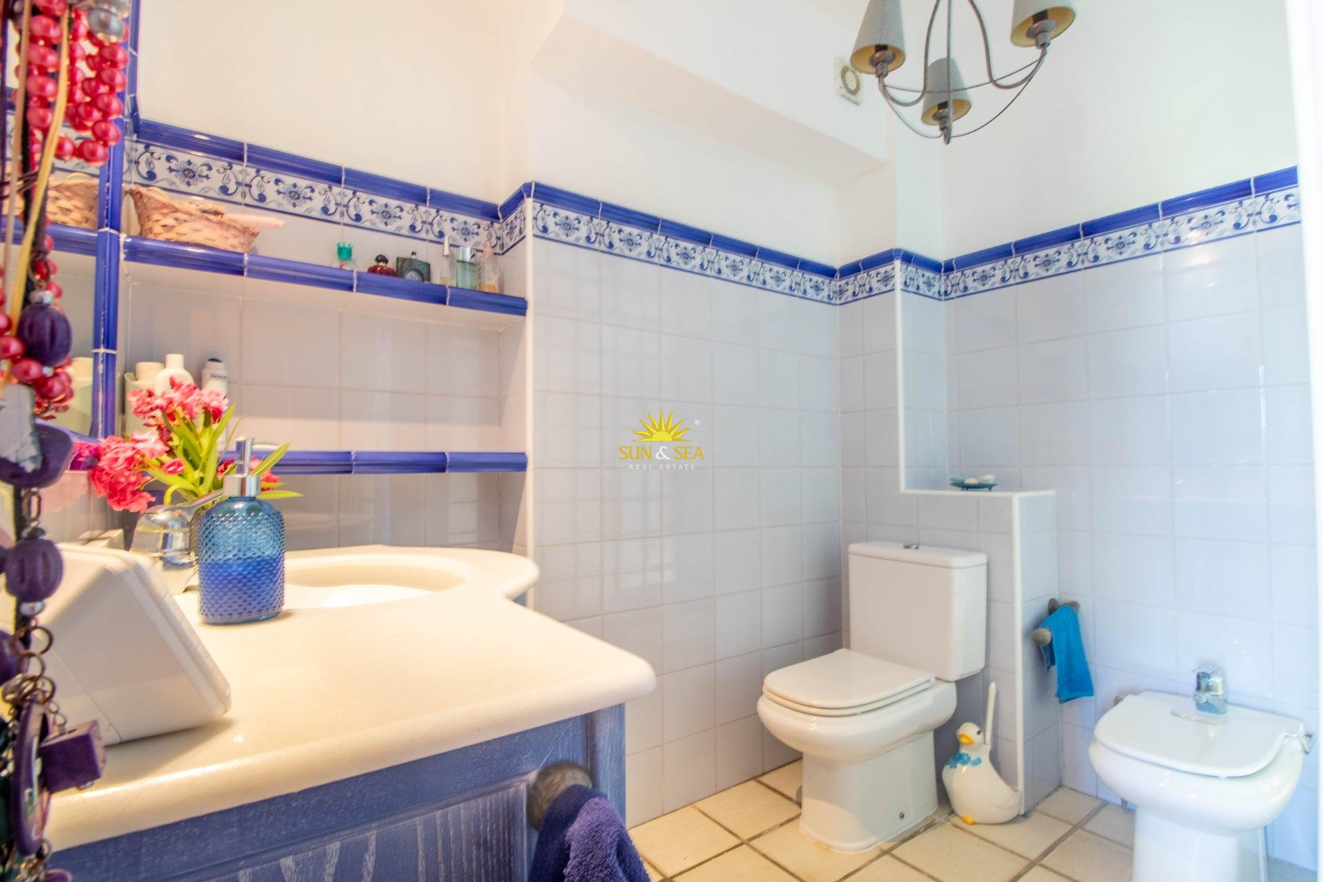 Resale - Villa / Semi detached - Cabo Roig