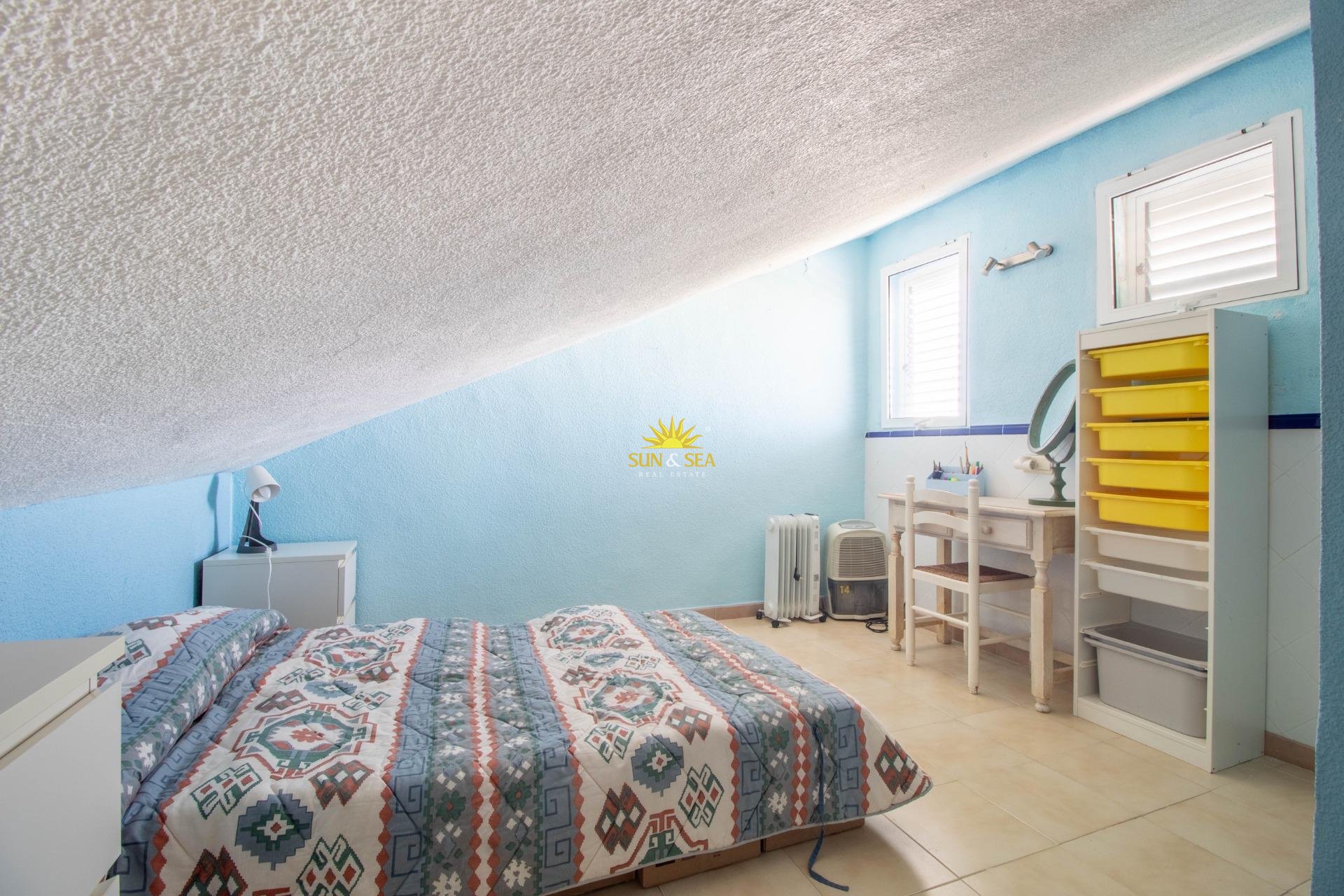 Resale - Villa / Semi detached - Cabo Roig