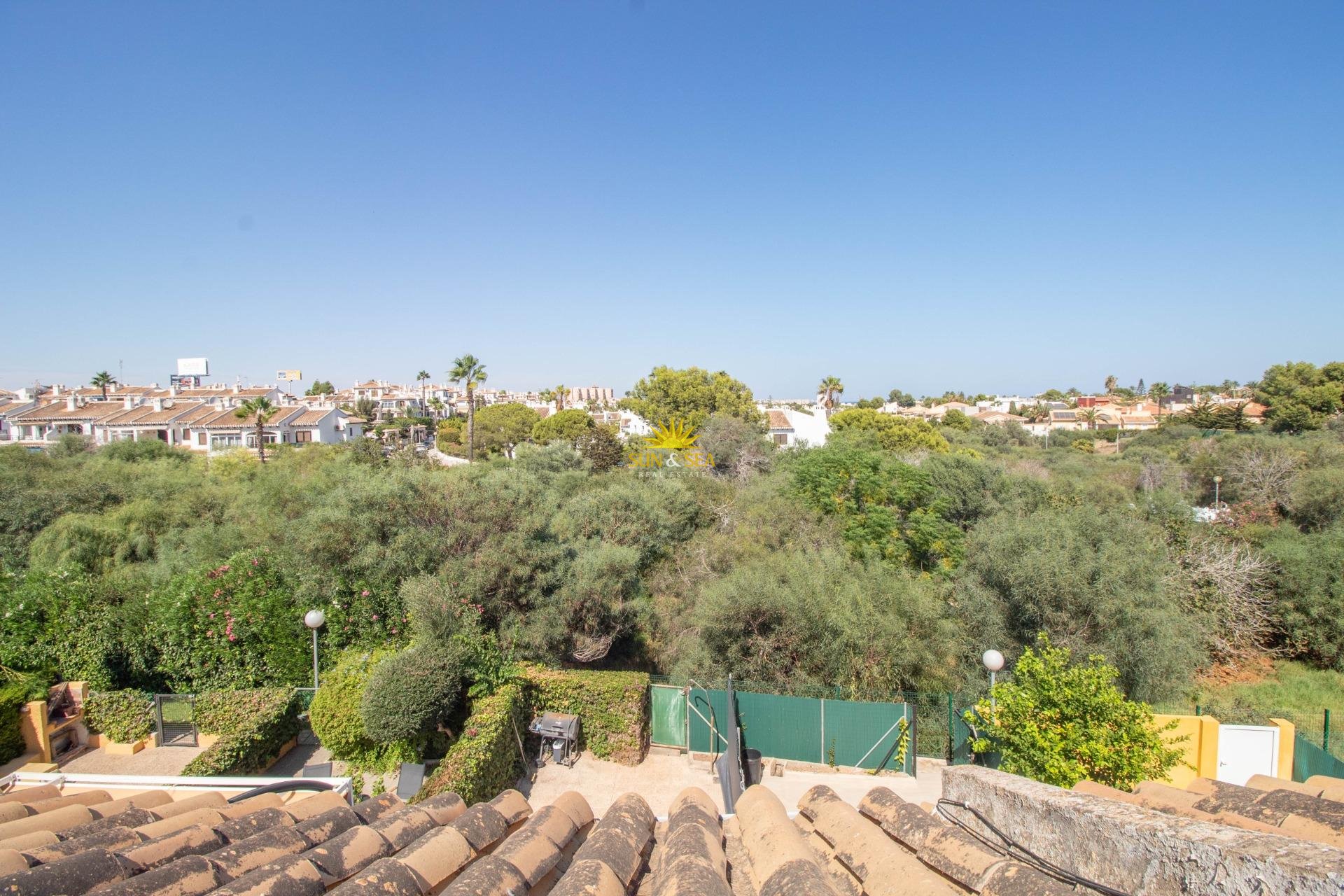Resale - Villa / Semi detached - Cabo Roig