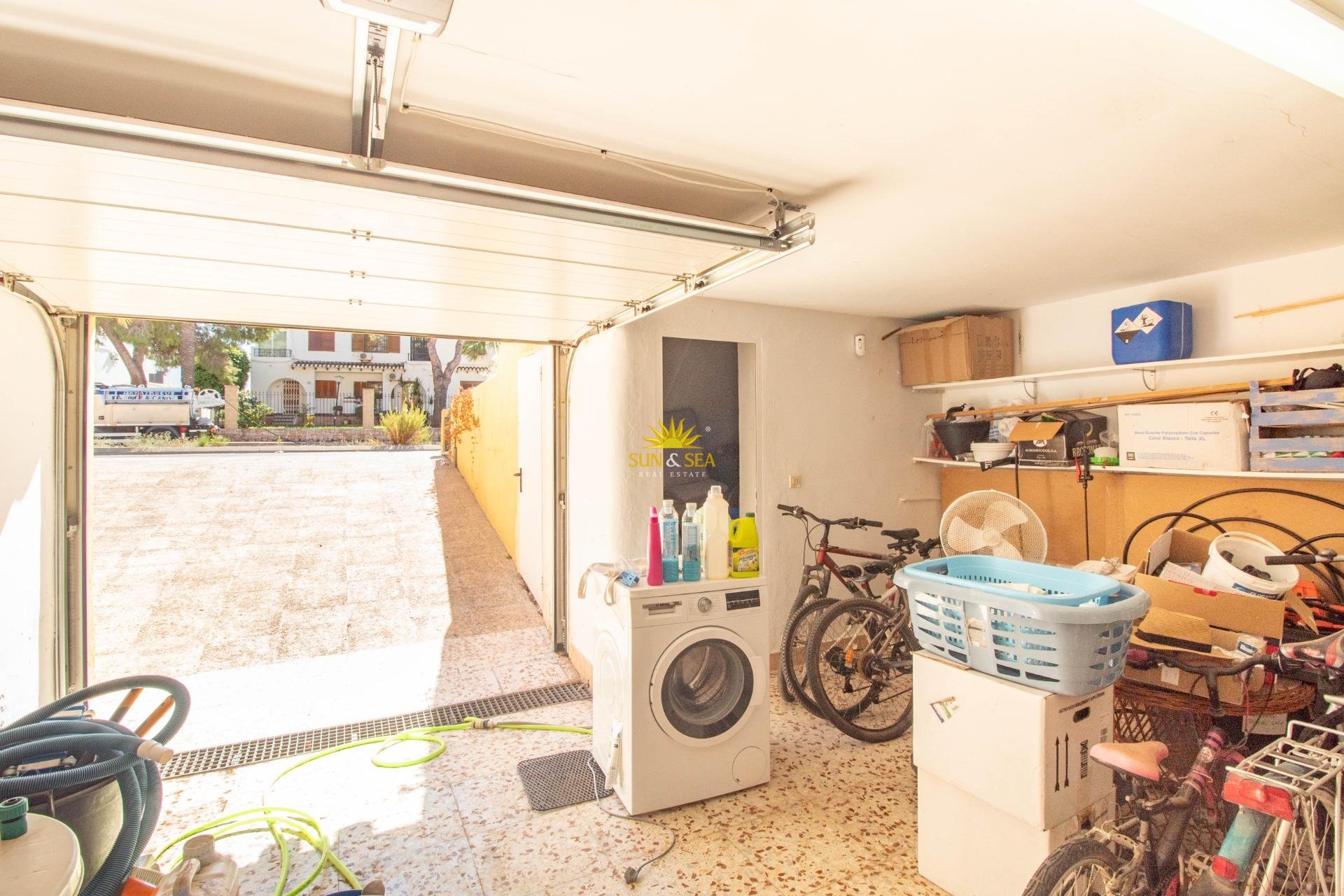 Resale - Villa / Semi detached - Cabo Roig