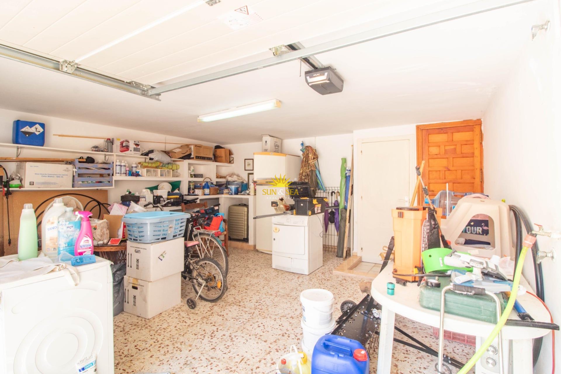 Resale - Villa / Semi detached - Cabo Roig