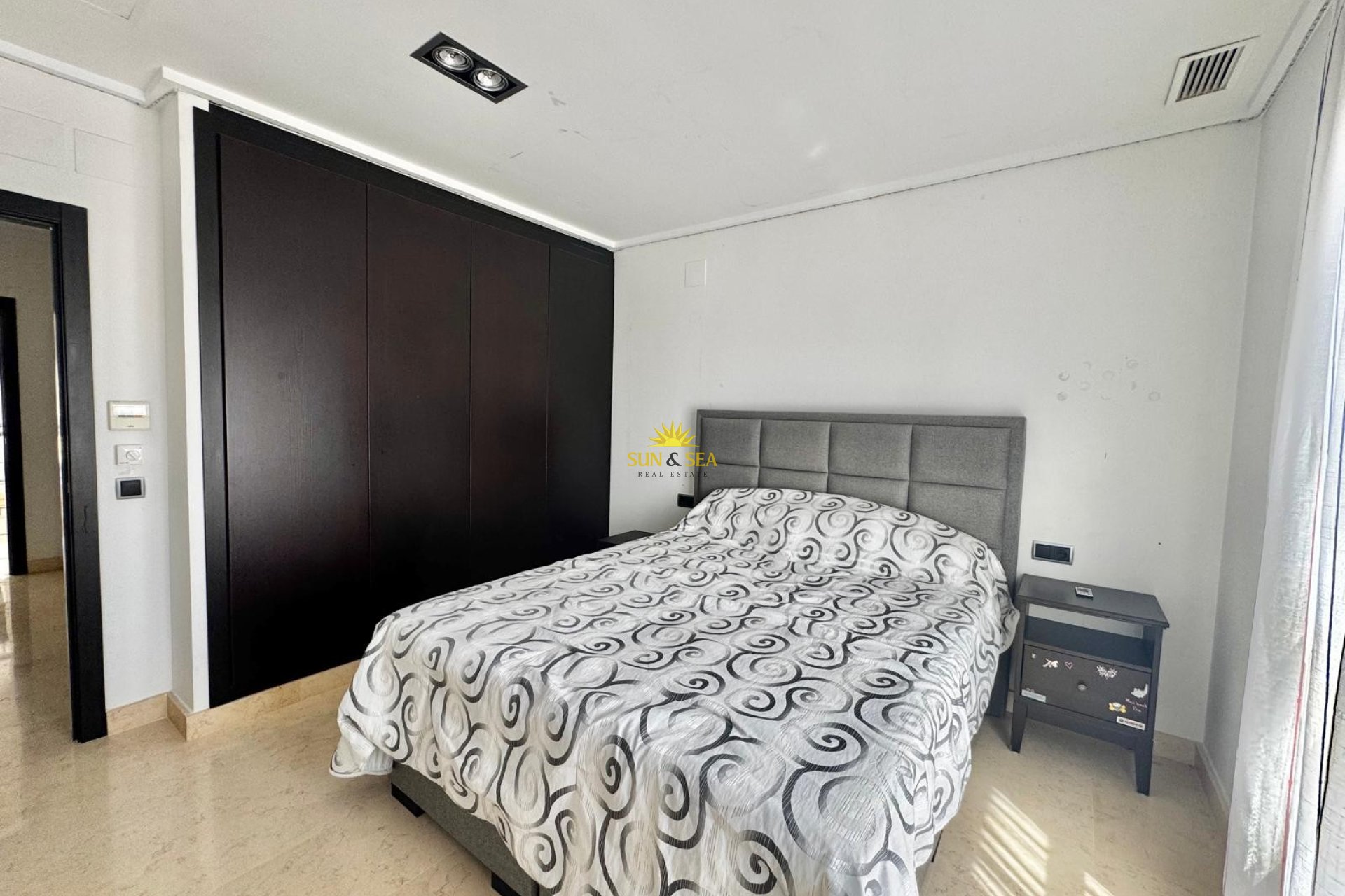 Resale - Villa / Semi detached - Orihuela Costa - Cabo Roig