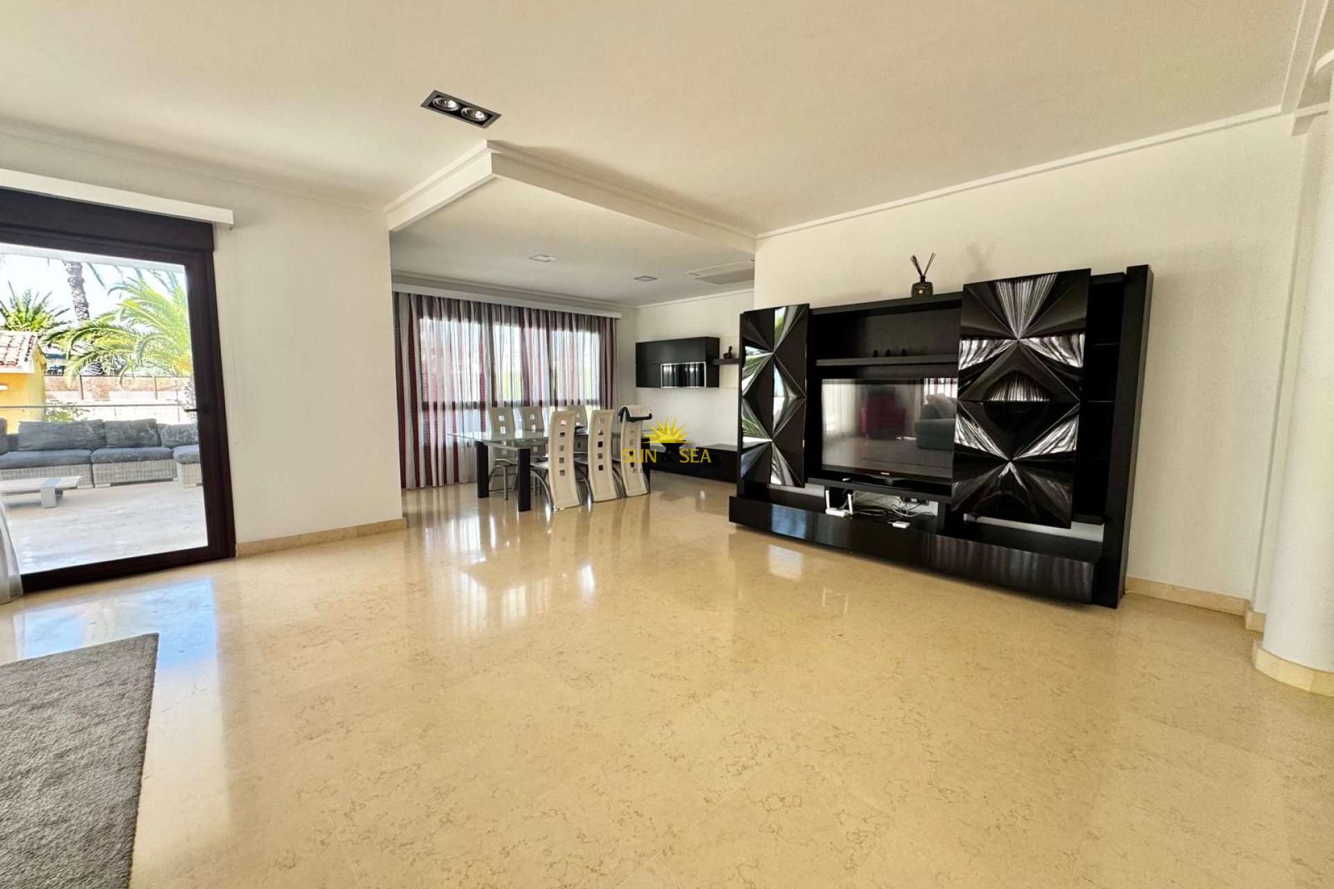 Resale - Villa / Semi detached - Orihuela Costa - Cabo Roig