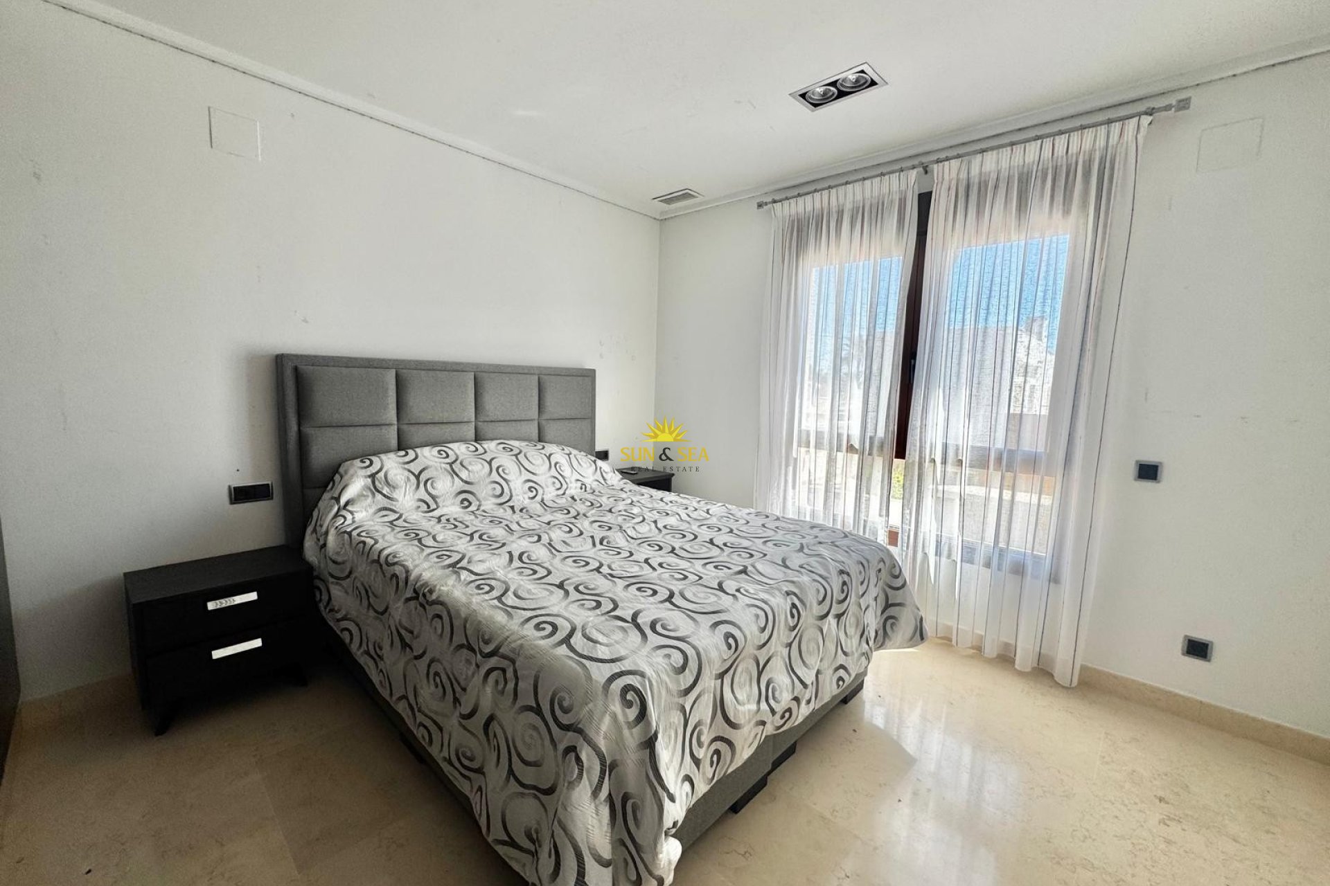 Resale - Villa / Semi detached - Orihuela Costa - Cabo Roig