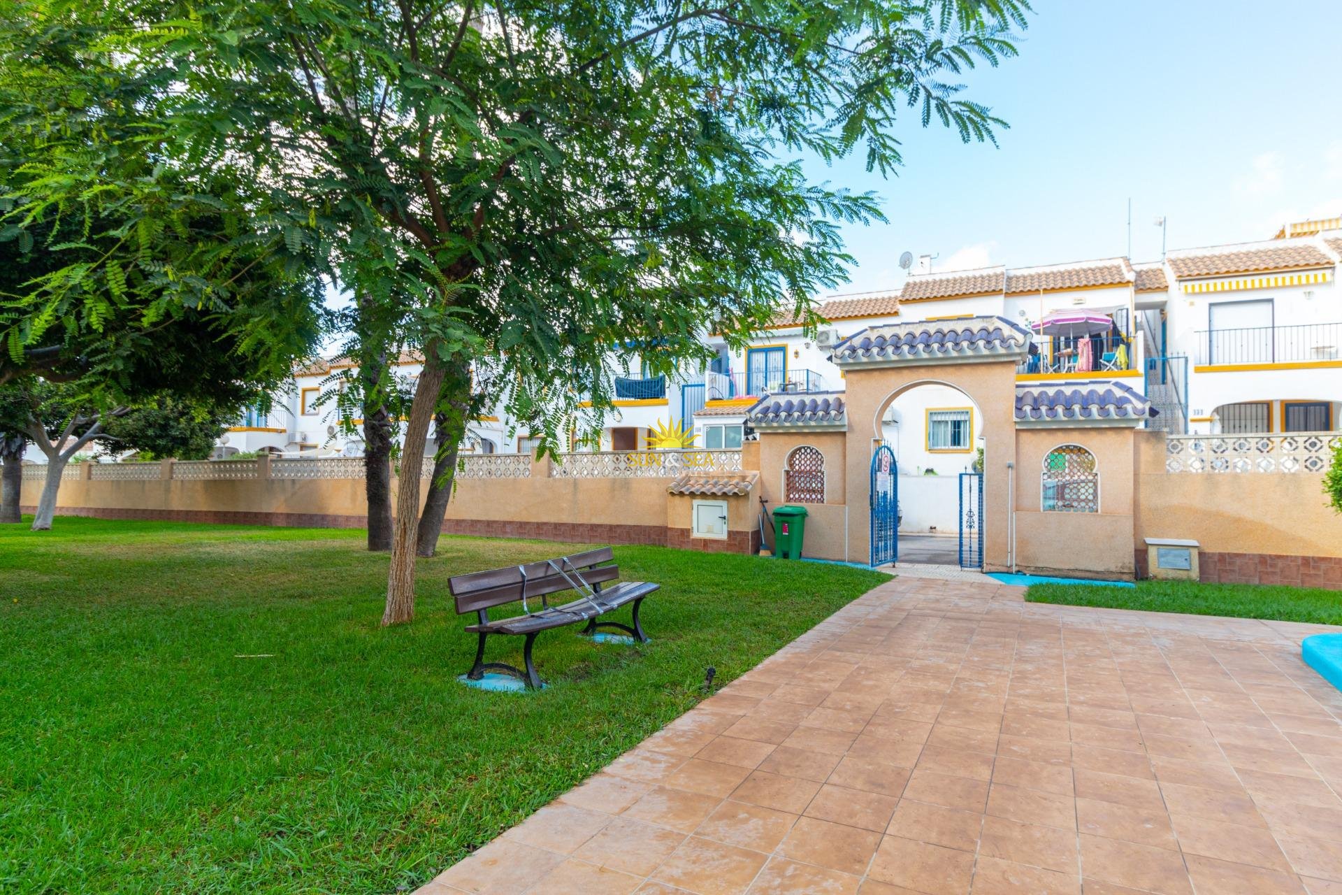 Resale - Villa / Semi detached - Orihuela Costa - La Florida