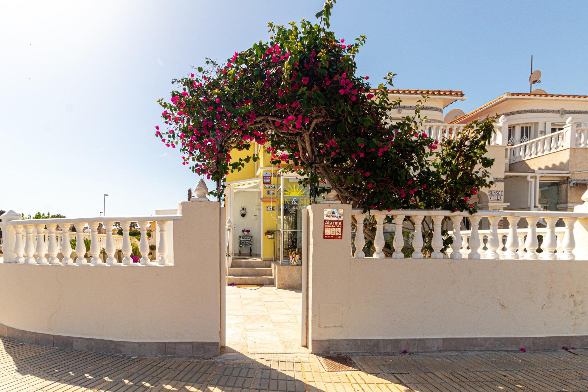 Resale - Villa / Semi detached - Orihuela Costa - La Regia