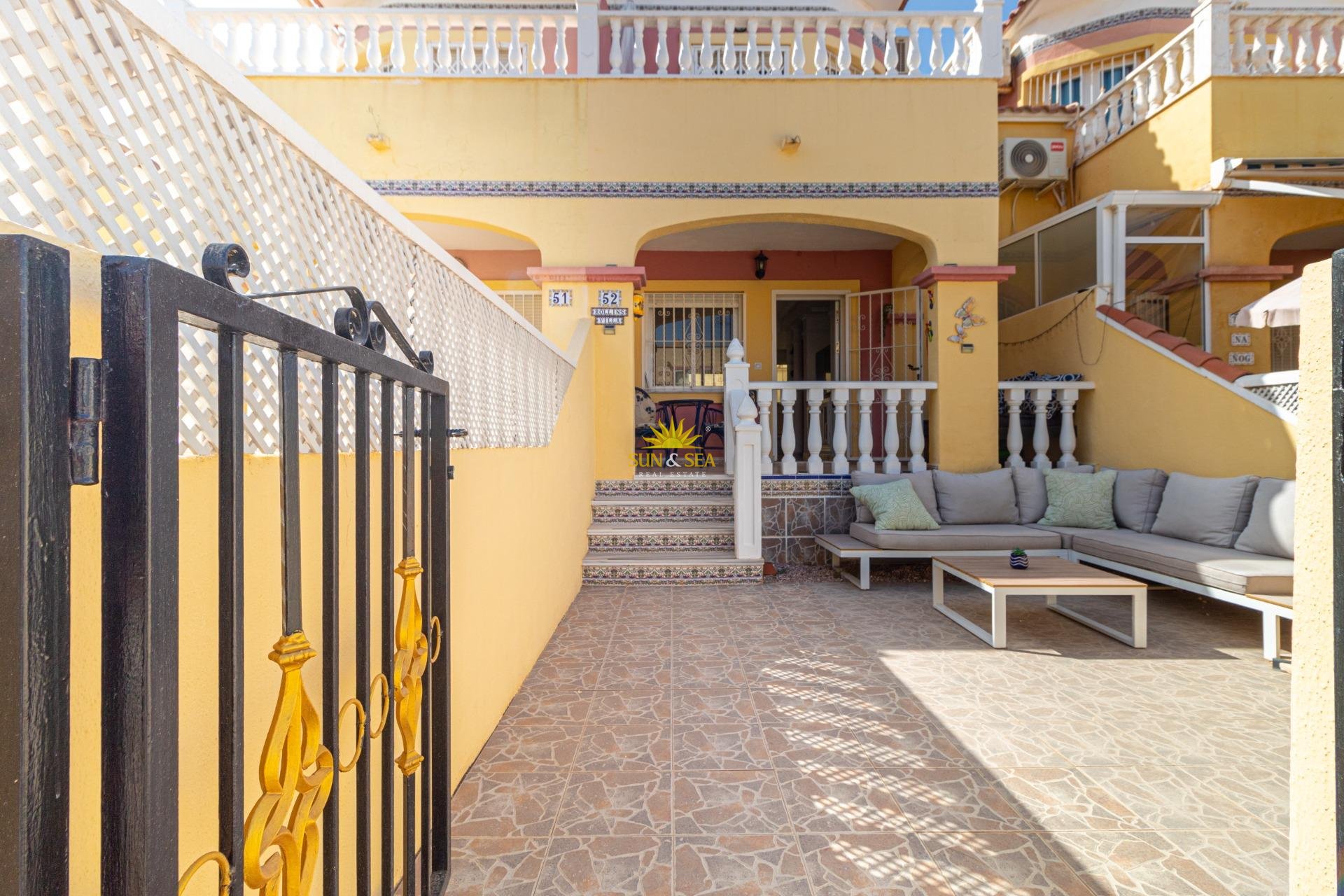 Resale - Villa / Semi detached - Orihuela Costa - La Regia