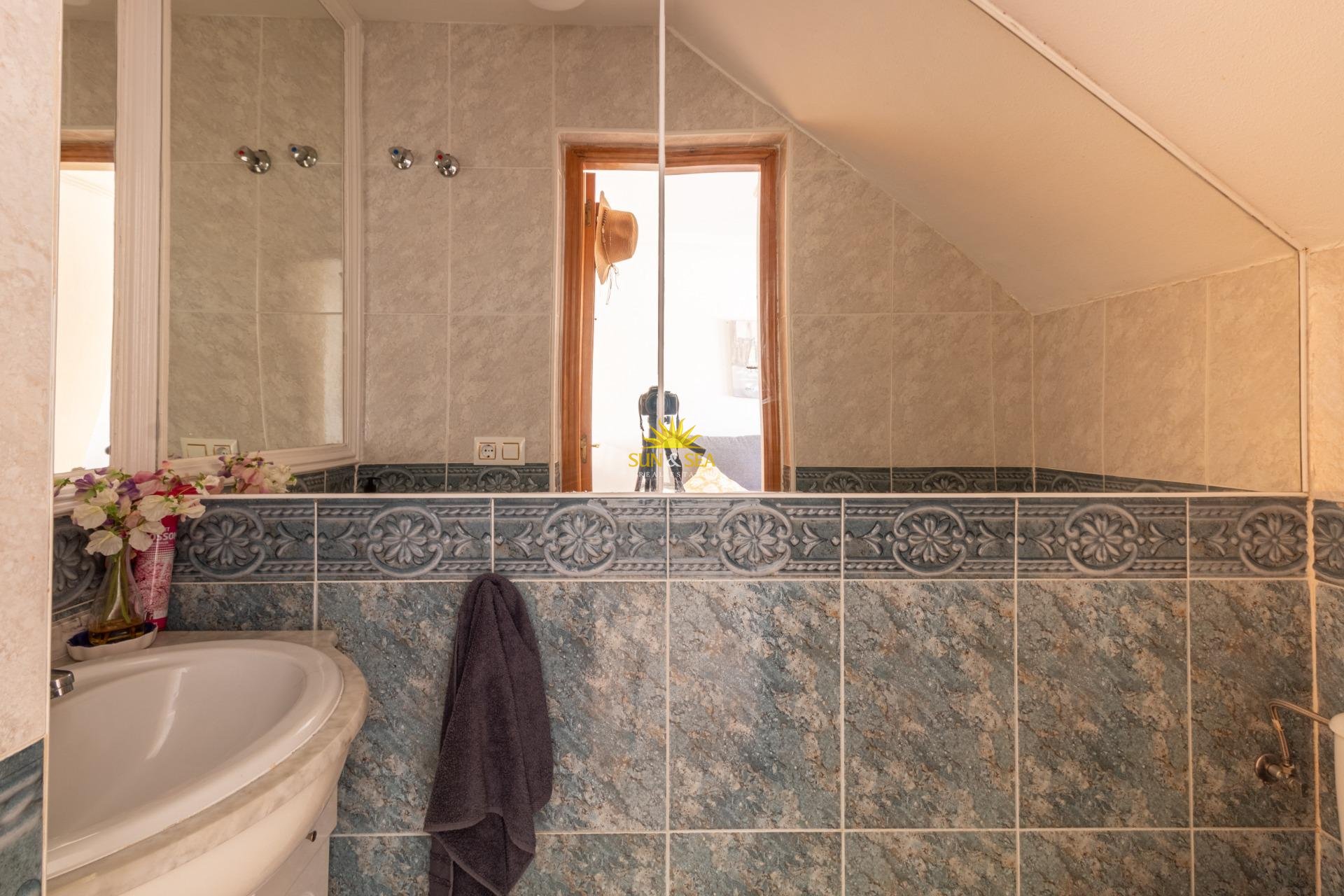 Resale - Villa / Semi detached - Orihuela Costa - La Regia