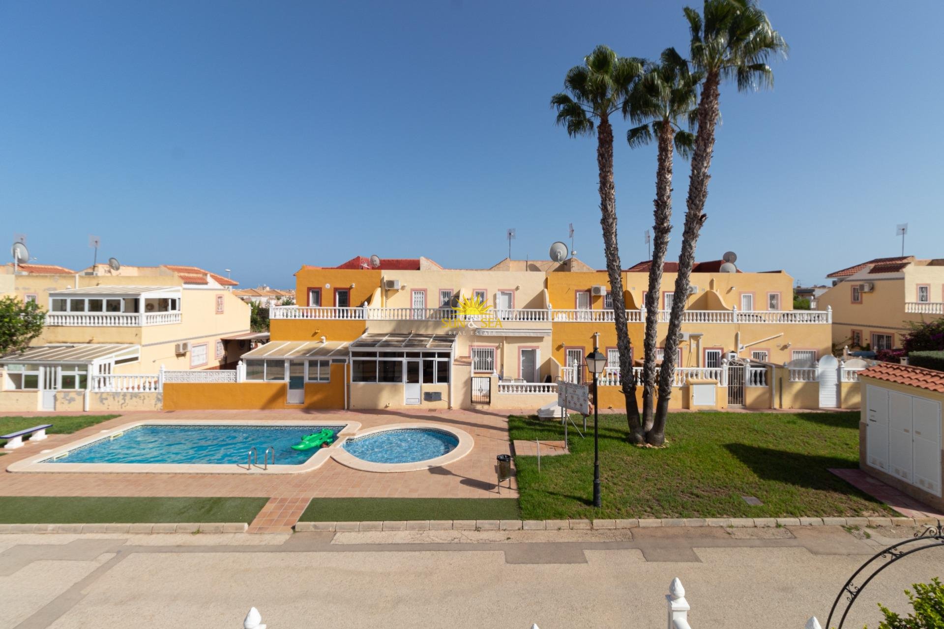 Resale - Villa / Semi detached - Orihuela Costa - La Regia