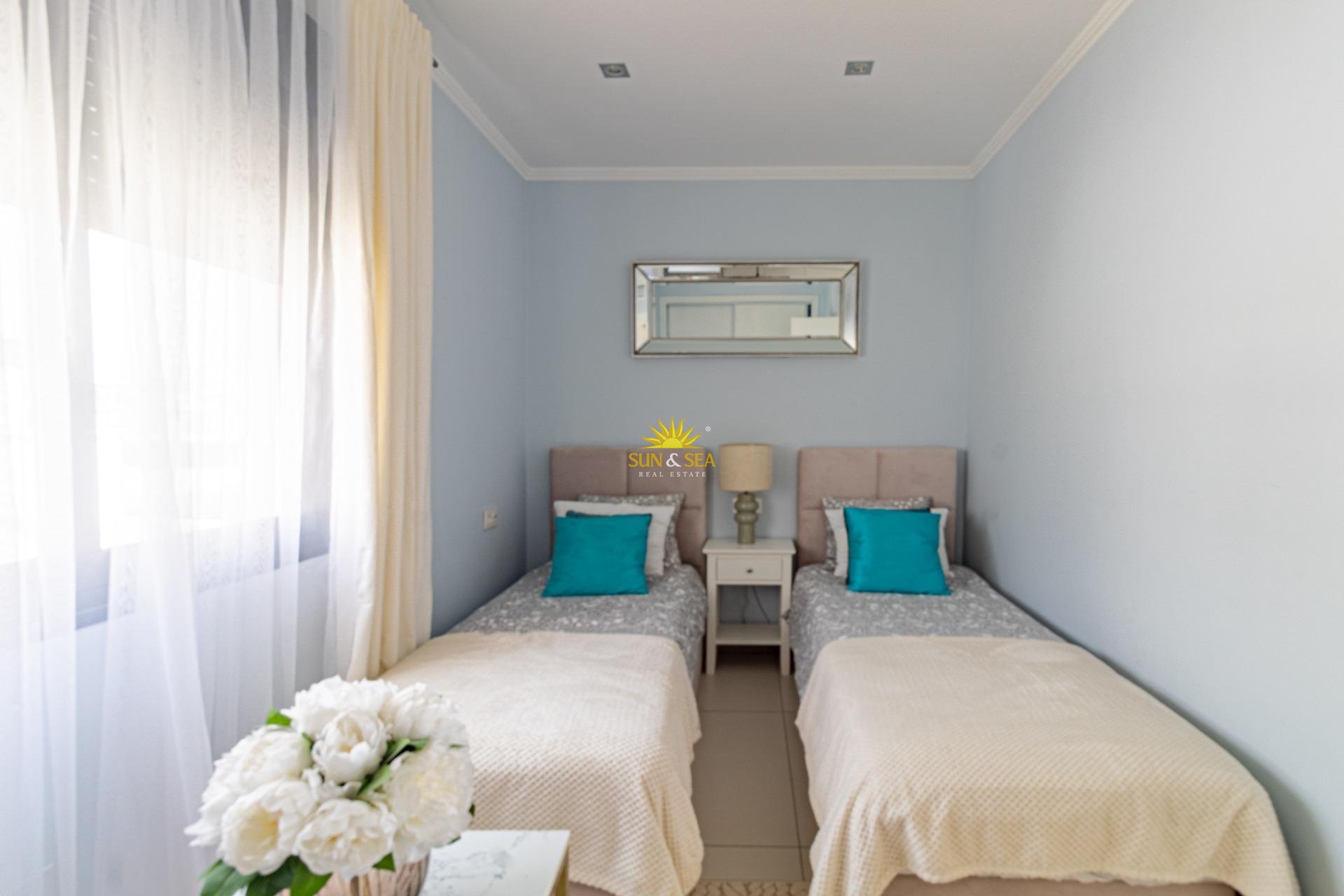 Resale - Villa / Semi detached - Orihuela Costa - Lomas de Cabo Roig