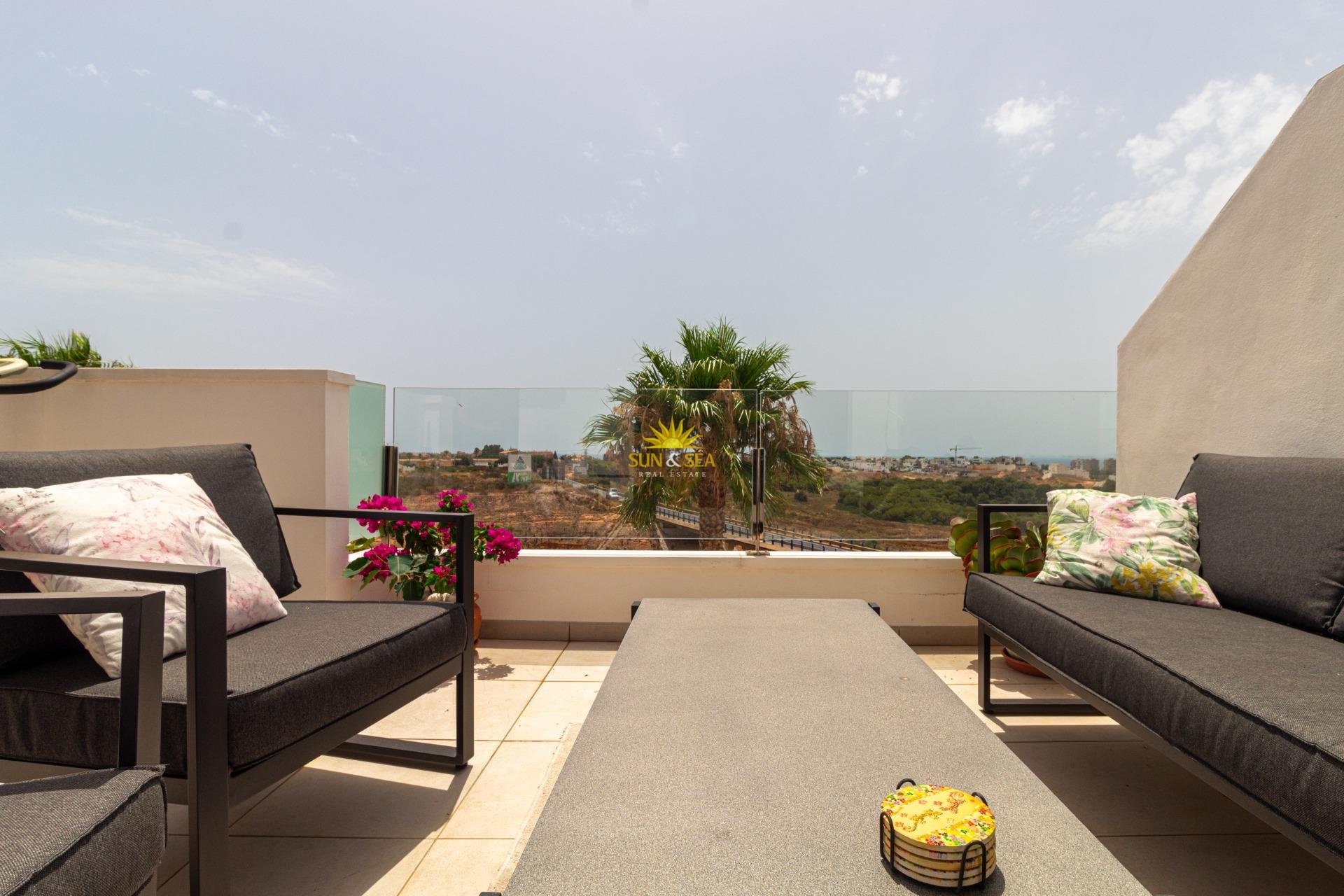 Resale - Villa / Semi detached - Orihuela Costa - Lomas de Cabo Roig