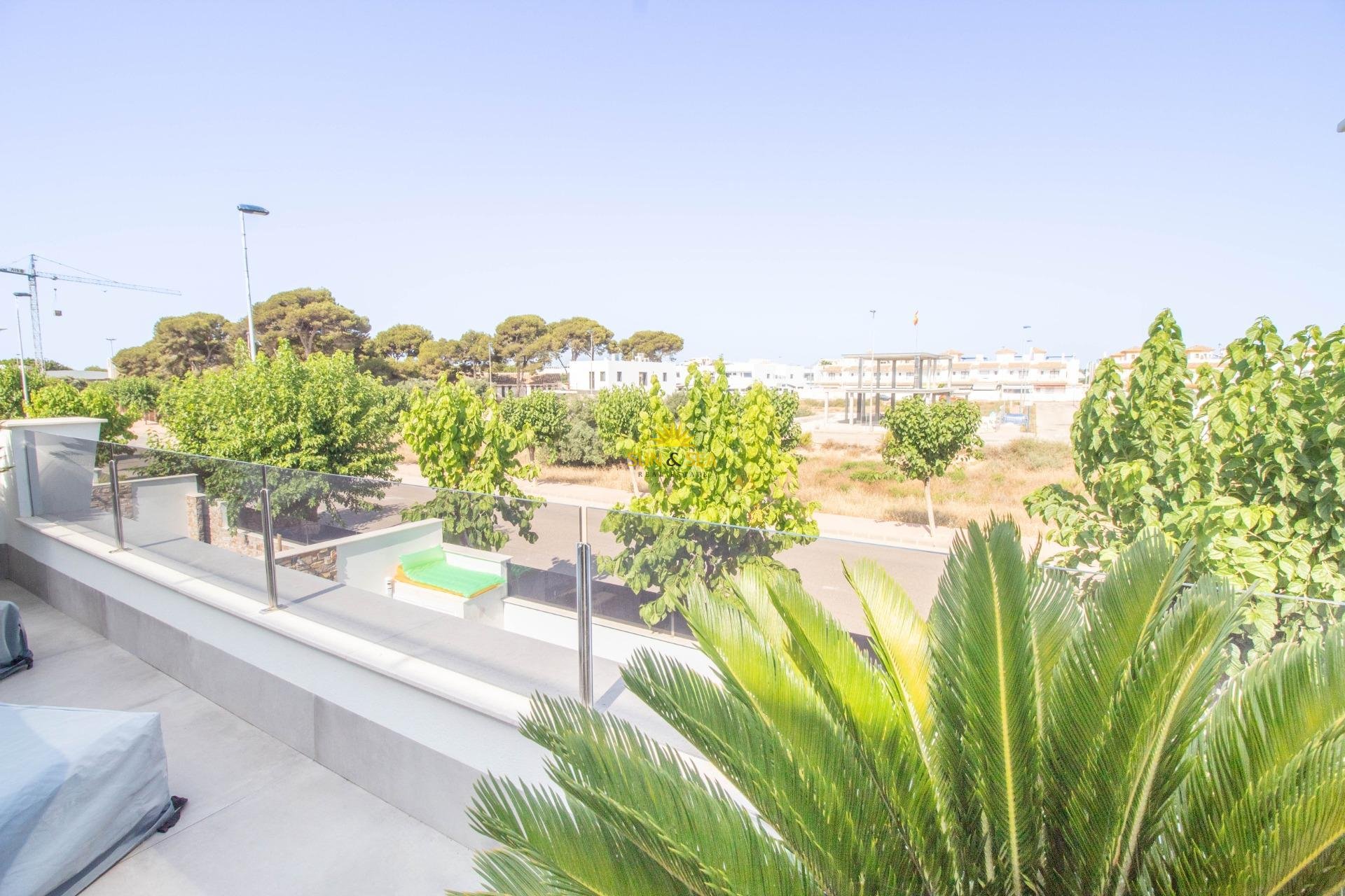 Resale - Villa / Semi detached - Santiago de la ribera - zona san blas