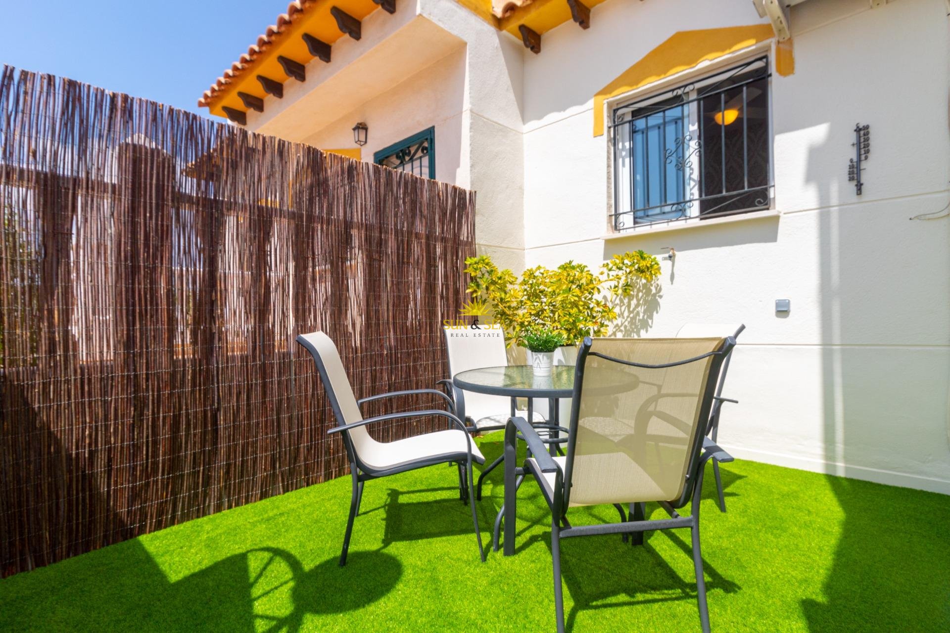 Resale - Villa / Semi detached - Torrevieja - Los altos