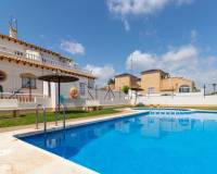 Resale - Villa / Semi detached - Torrevieja - Los altos
