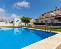 Resale - Villa / Semi detached - Torrevieja - Los altos