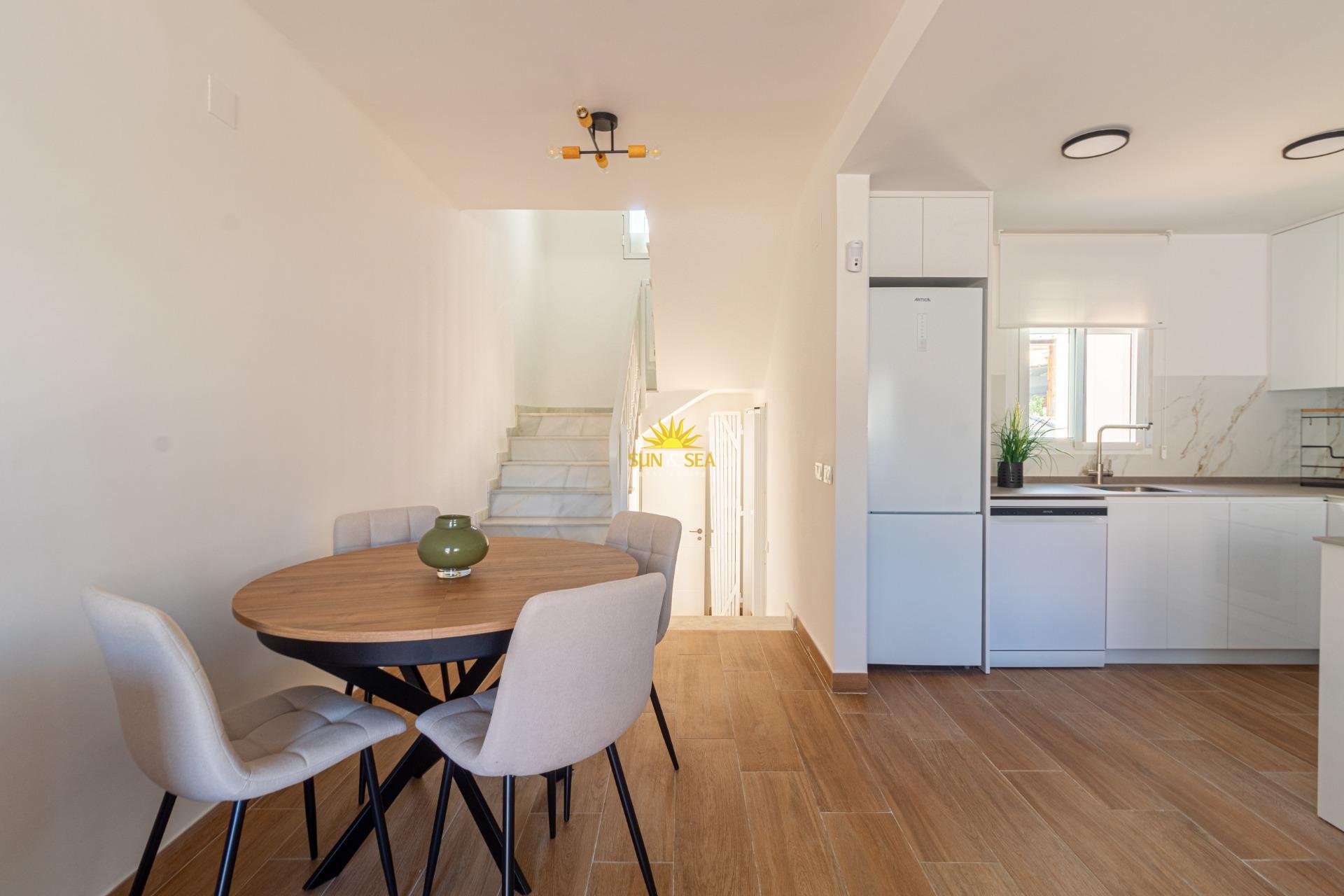 Resale - Villa / Semi detached - Torrevieja - Los Frutales