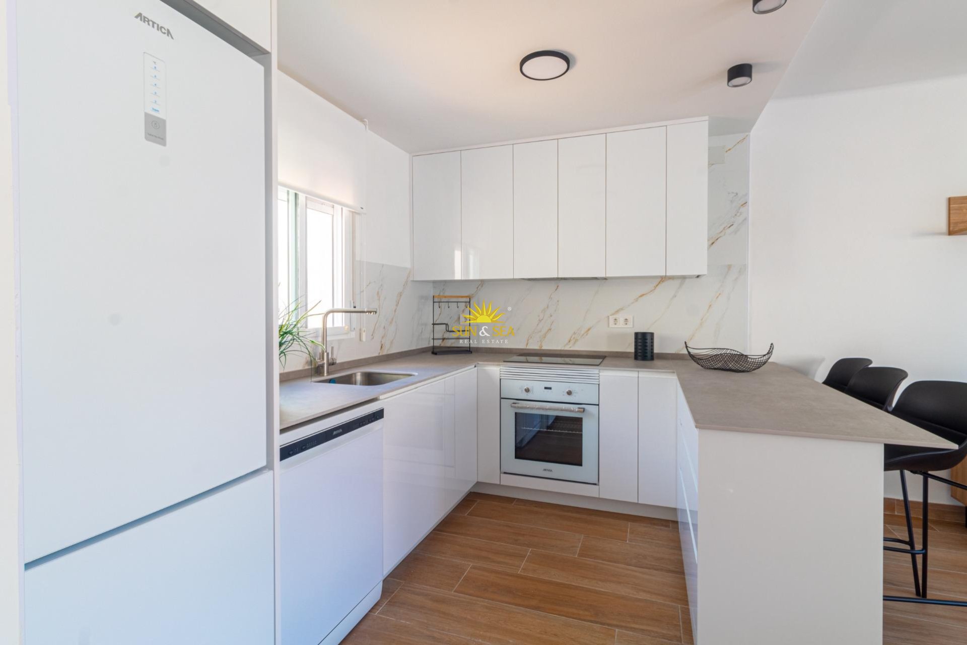 Resale - Villa / Semi detached - Torrevieja - Los Frutales