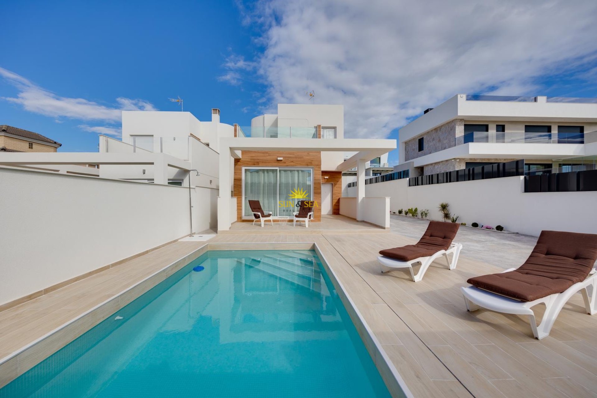 Resale - Villa - Torrevieja - Aguas Nuevas