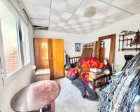 Resale - Villa - Torrevieja - Centro