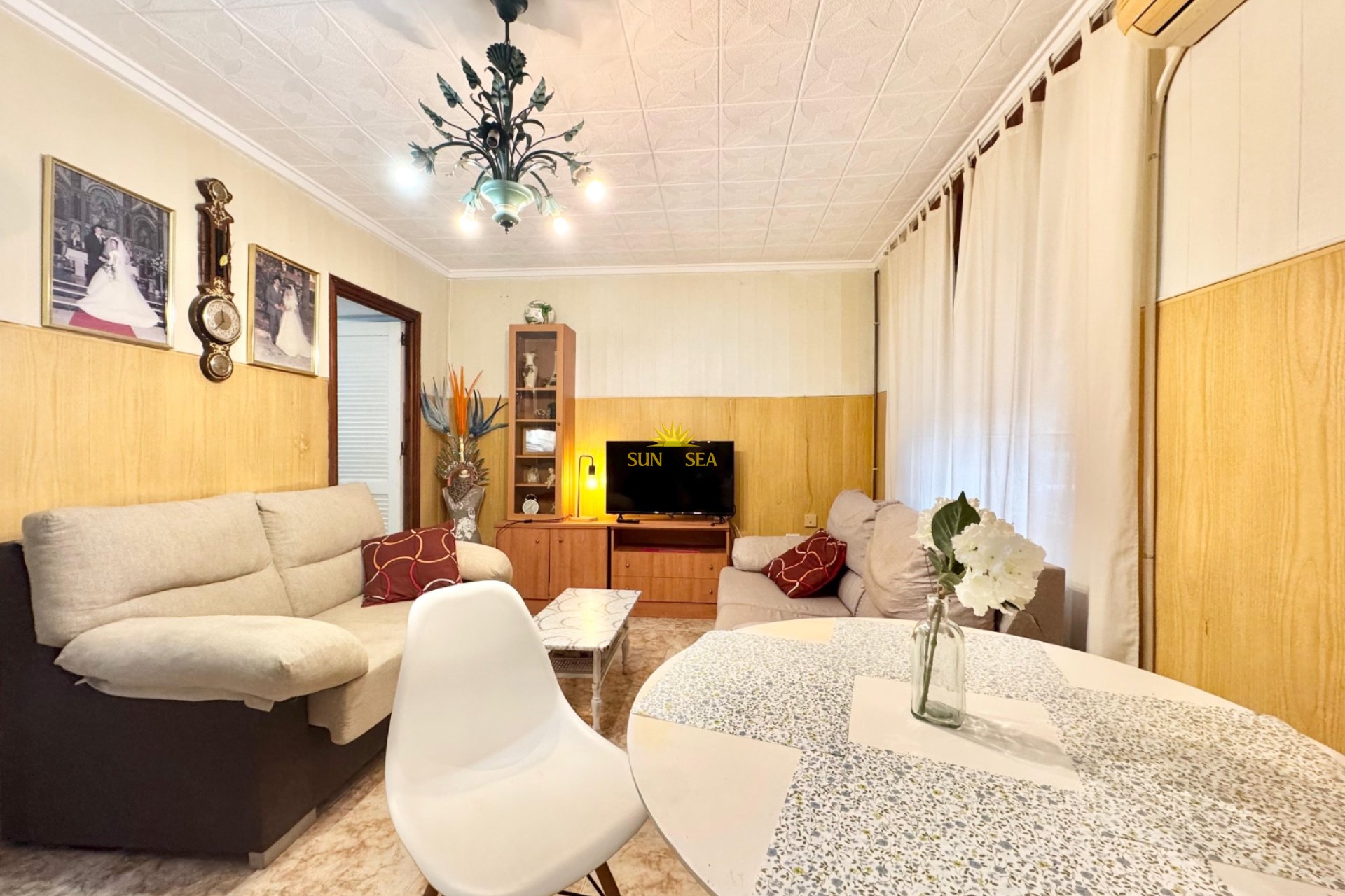 Resale - Villa - Torrevieja - Centro
