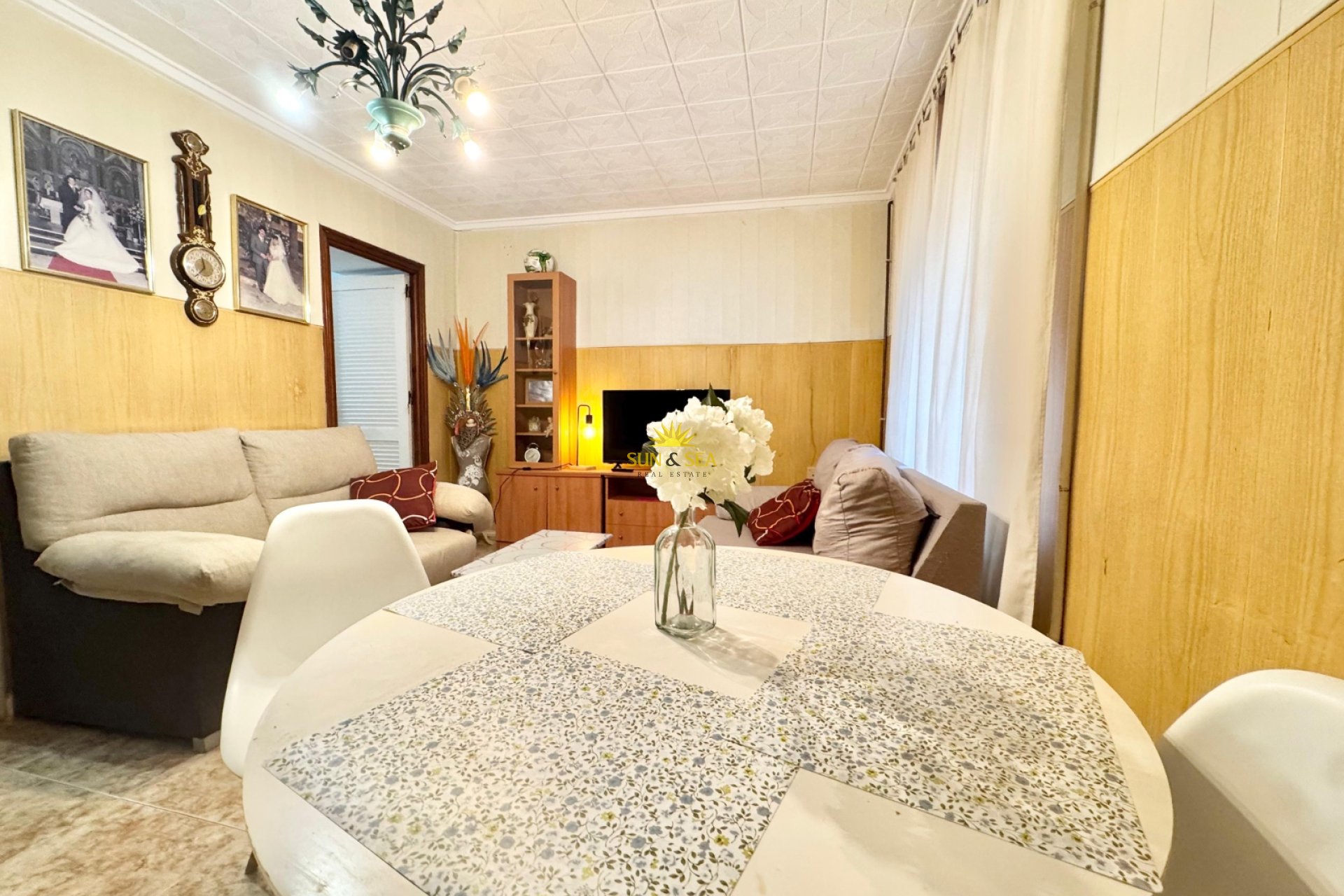 Resale - Villa - Torrevieja - Centro
