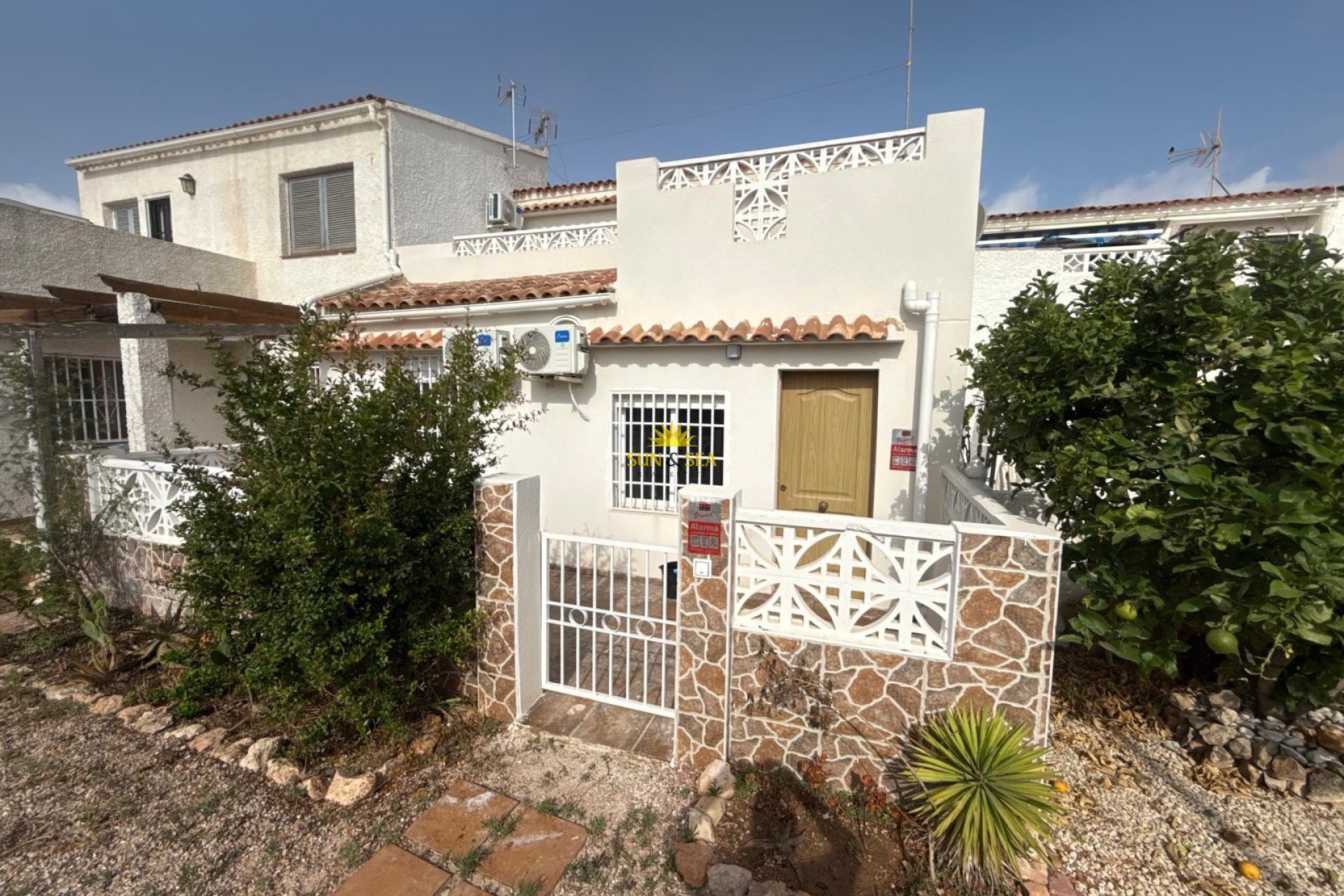 Resale - Villa - Torrevieja - El Chaparral