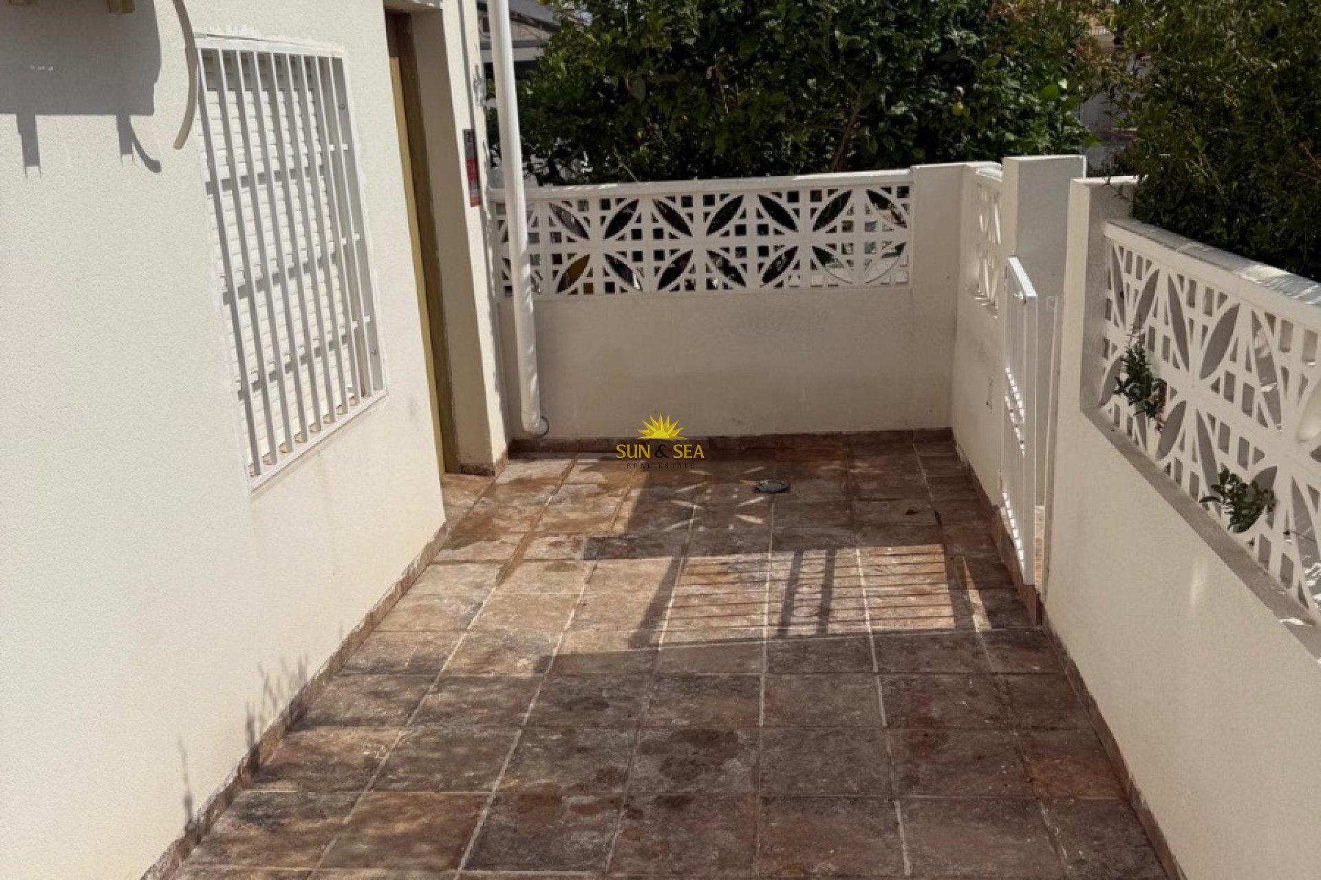 Resale - Villa - Torrevieja - El Chaparral
