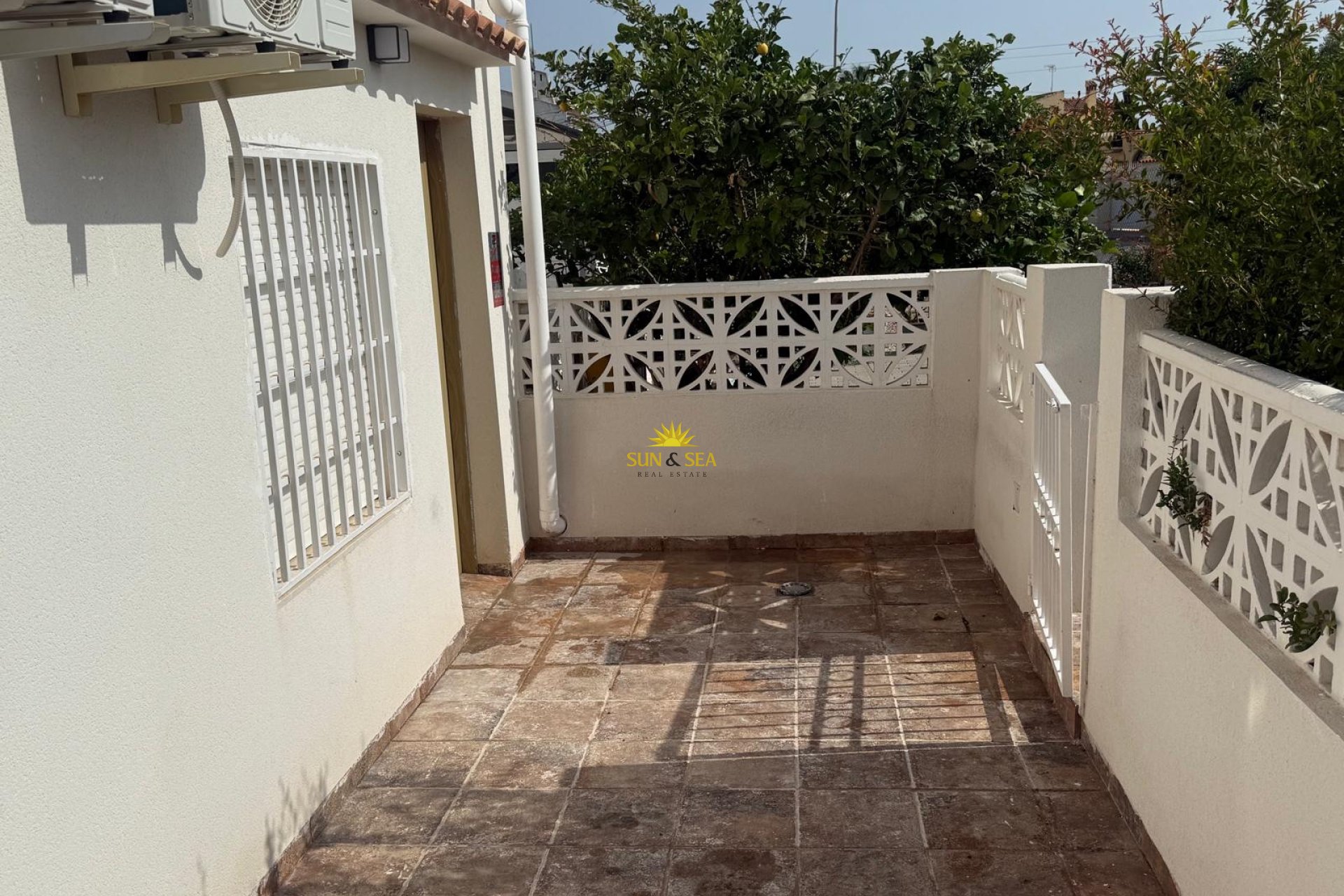 Resale - Villa - Torrevieja - El Chaparral
