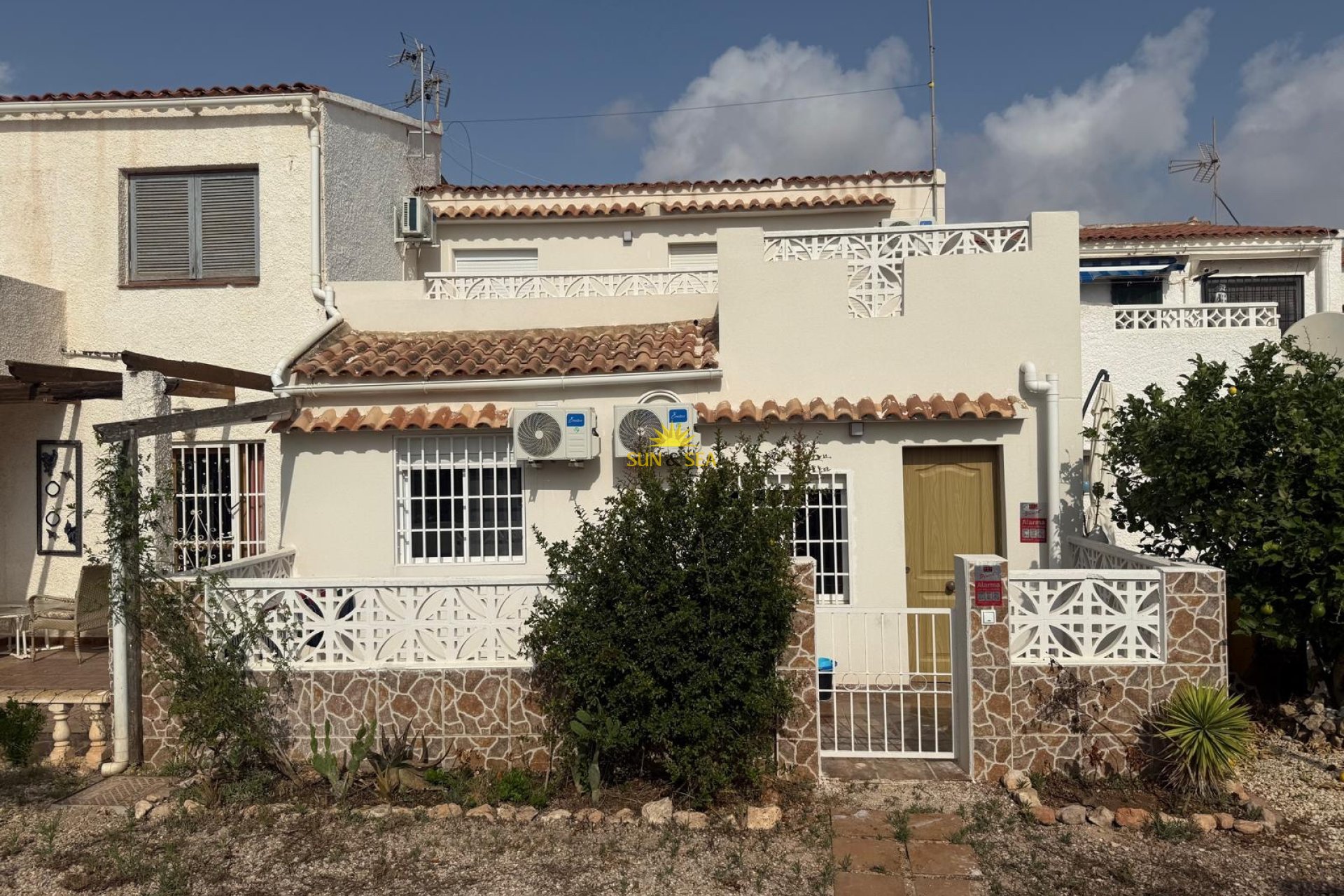 Resale - Villa - Torrevieja - El Chaparral