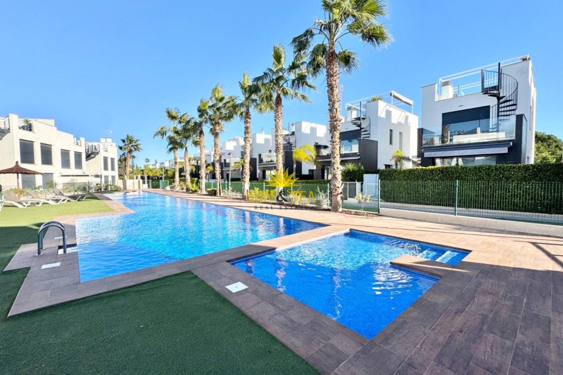 Resale - Villa - Torrevieja - Punta prima