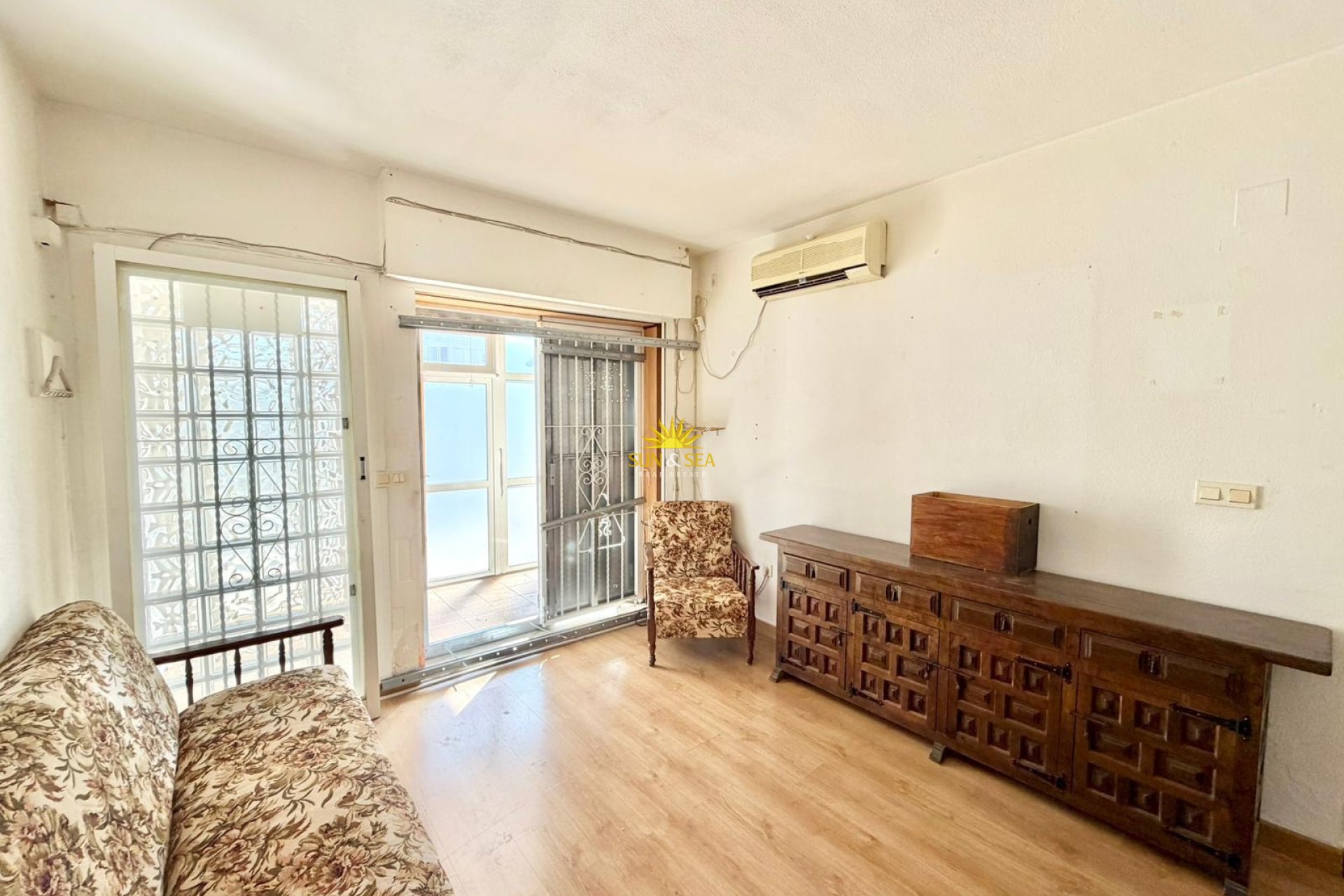 Resale - Villa - Torrevieja - torrevieja