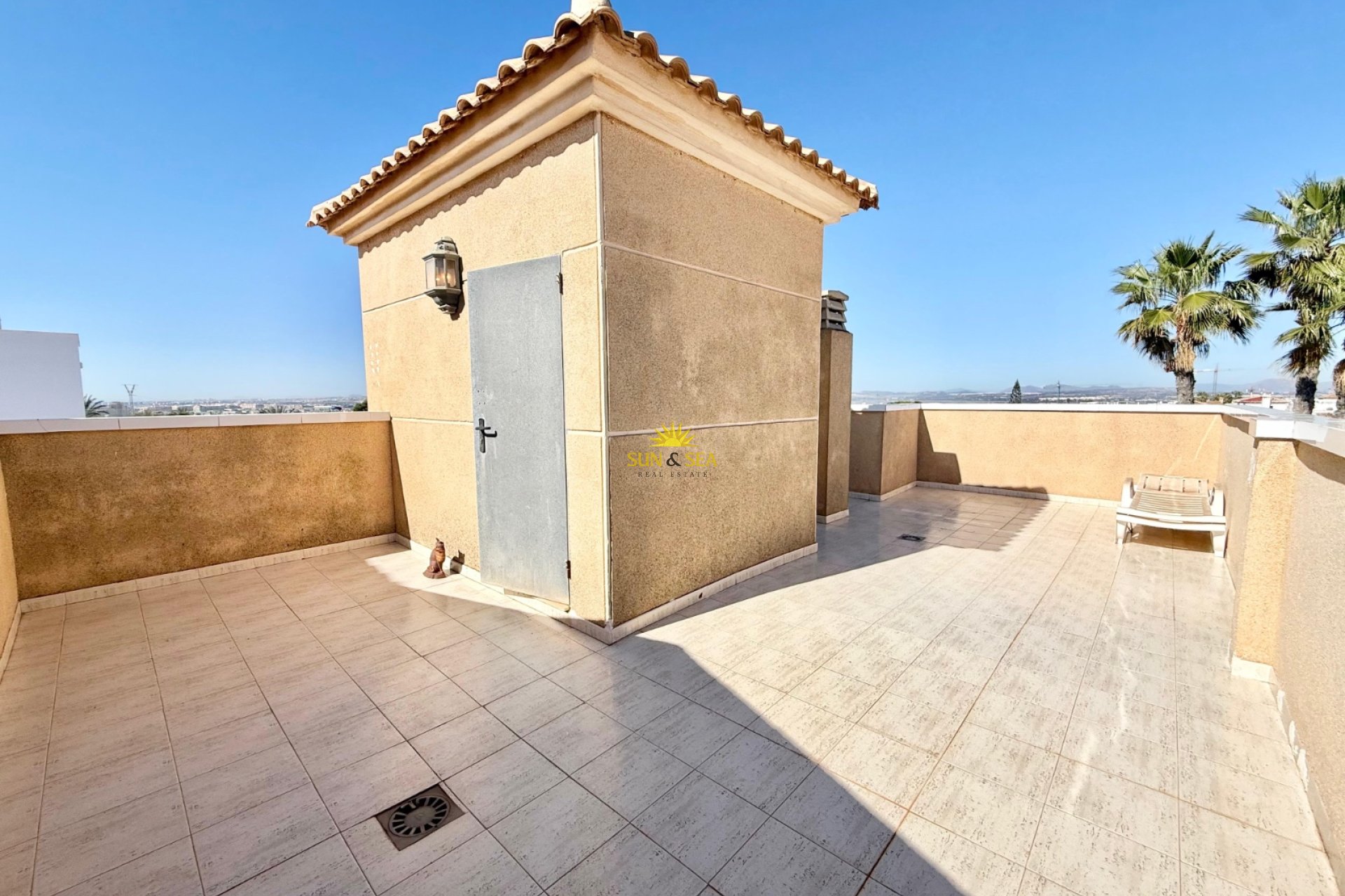 Resale - Villa - Torrevieja - Urb. Jardín del Mar