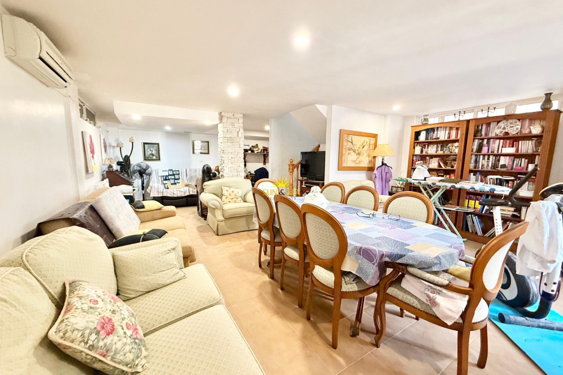 Resale - Villa - Torrevieja - Urb. Jardín del Mar