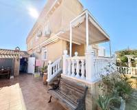 Resale - Villa - Torrevieja - Urb. Jardín del Mar