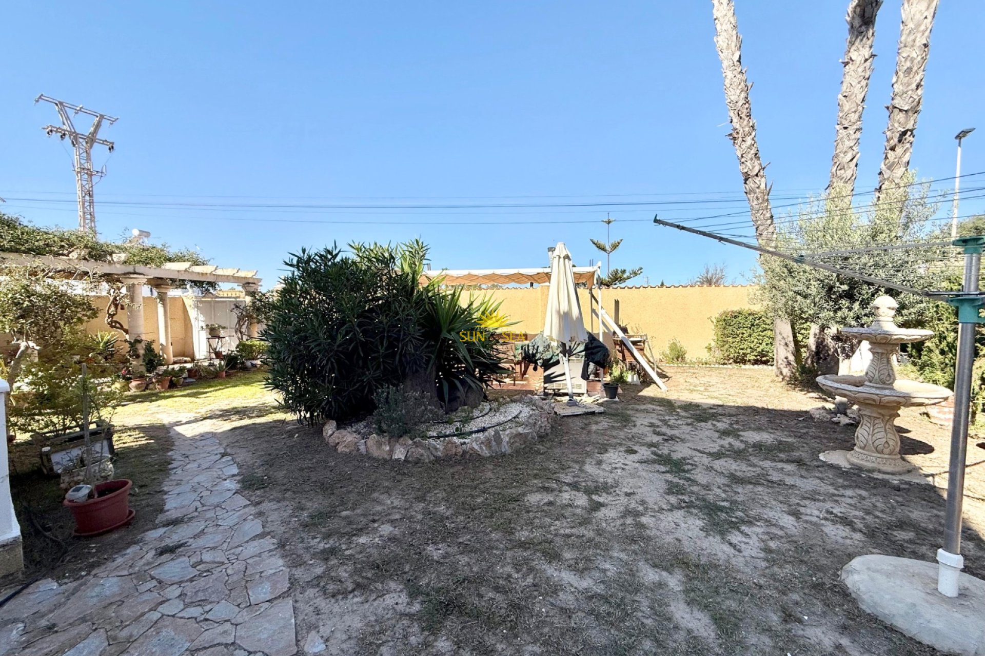 Resale - Villa - Torrevieja - Urb. Jardín del Mar