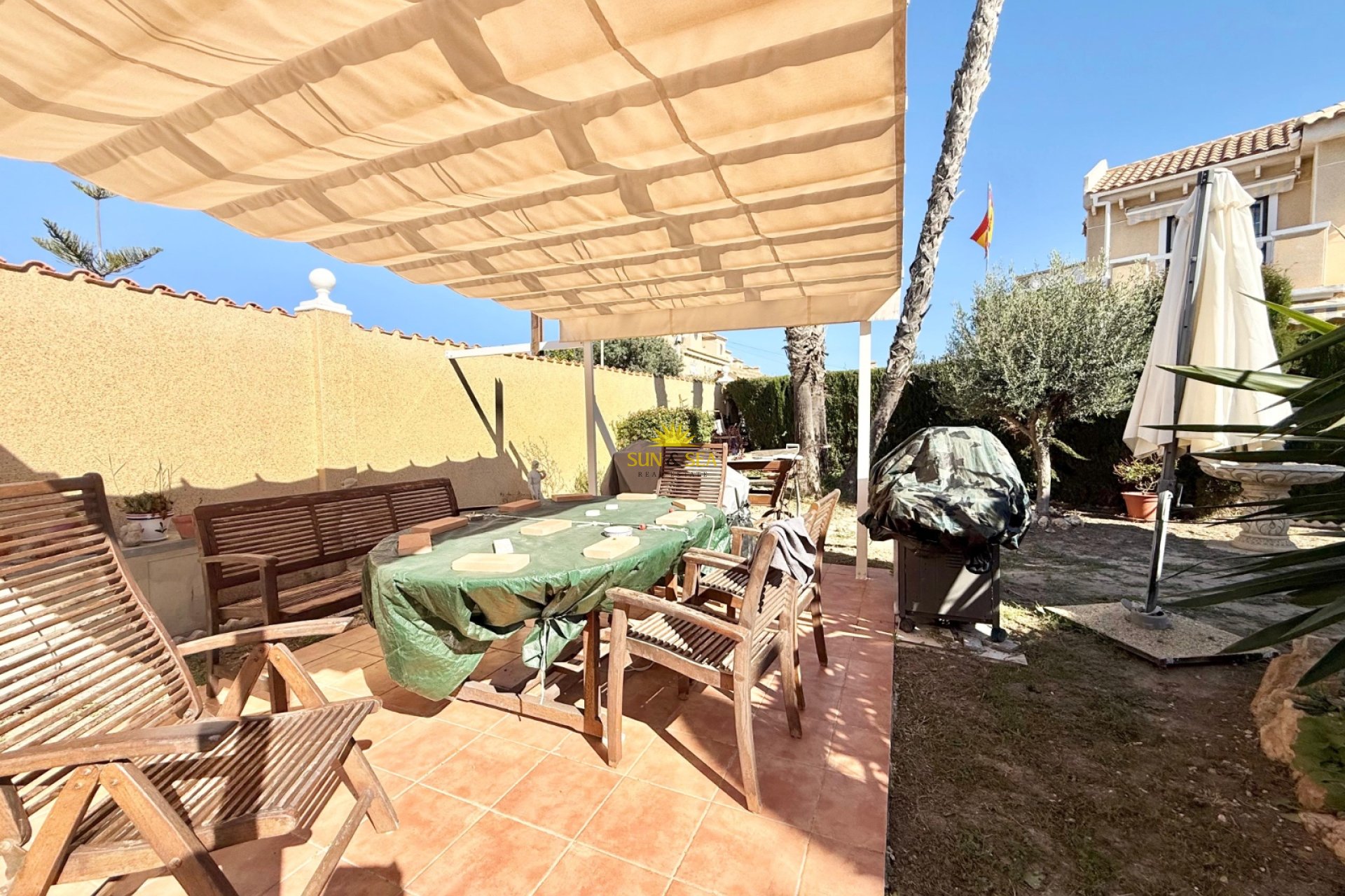 Resale - Villa - Torrevieja - Urb. Jardín del Mar