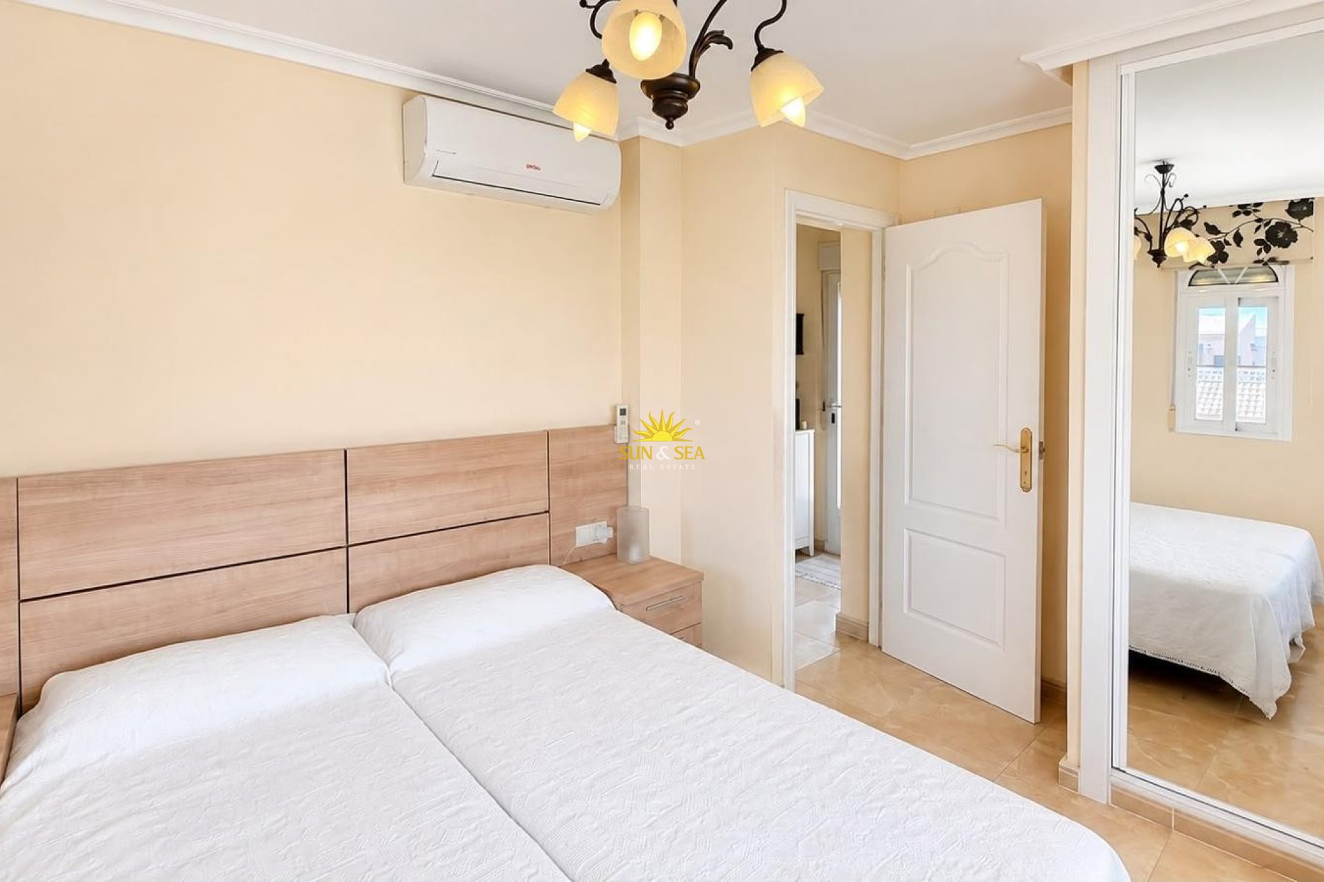 Reventa - Duplex - Torrevieja - Playa de los locos